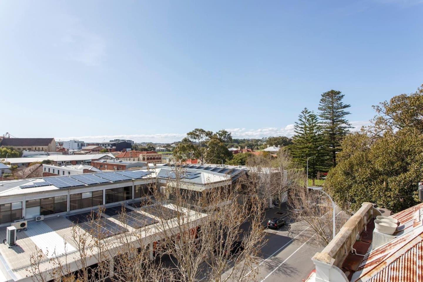 Freo Family Escape Pool, Port Views & Free Park