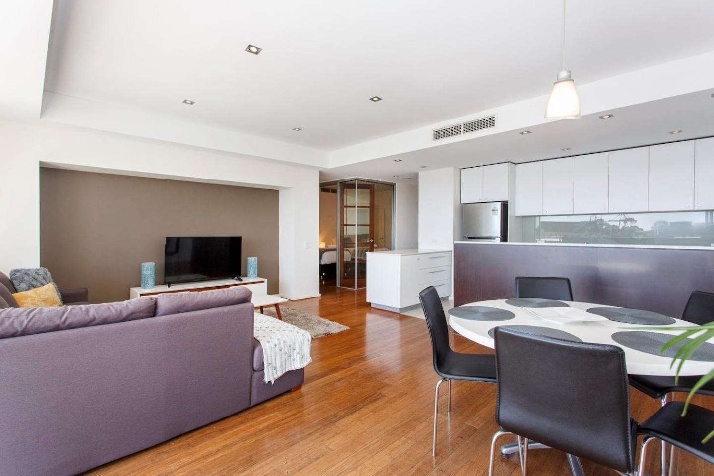 Freo Family Escape Pool, Port Views & Free Park