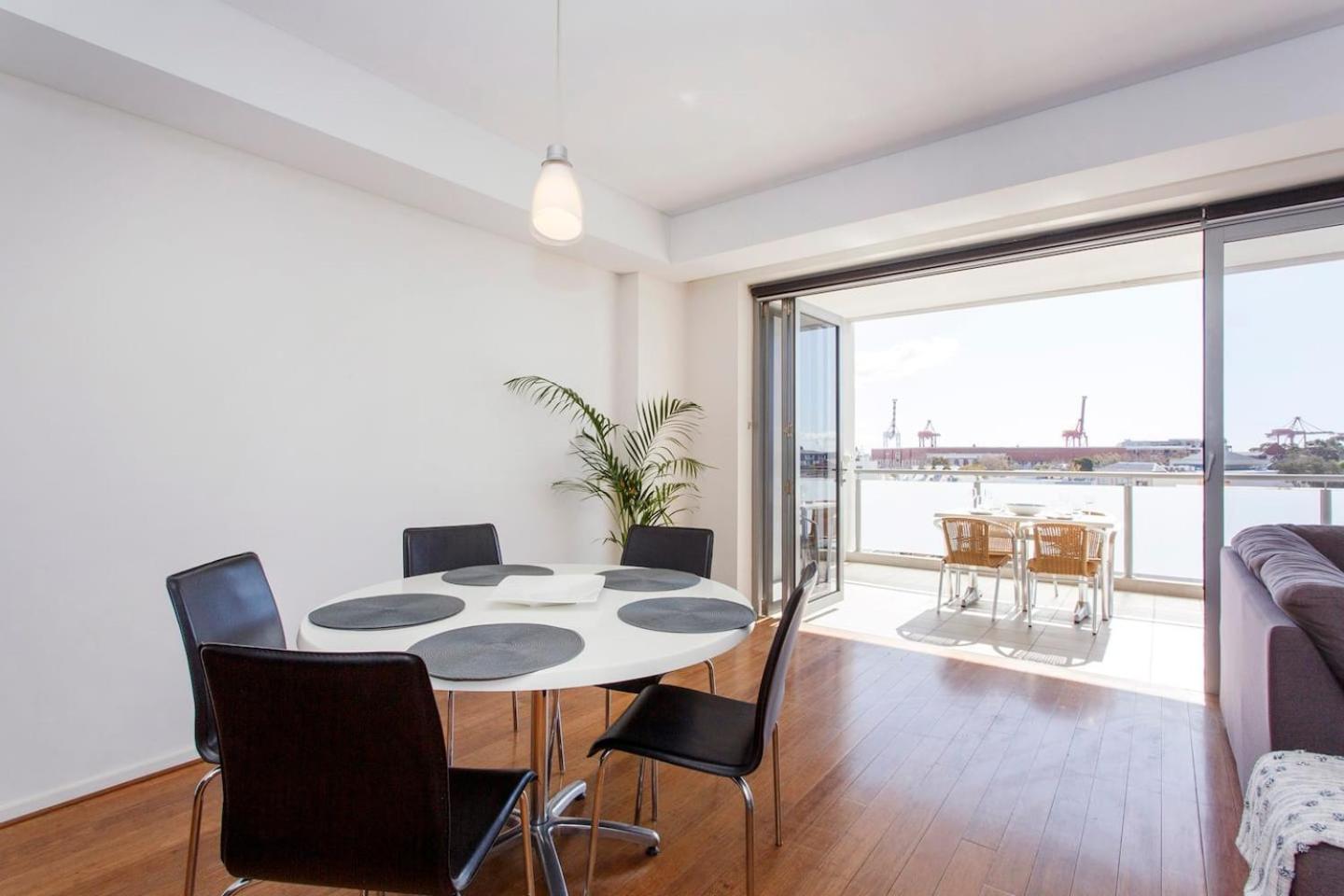 Freo Family Escape Pool, Port Views & Free Park