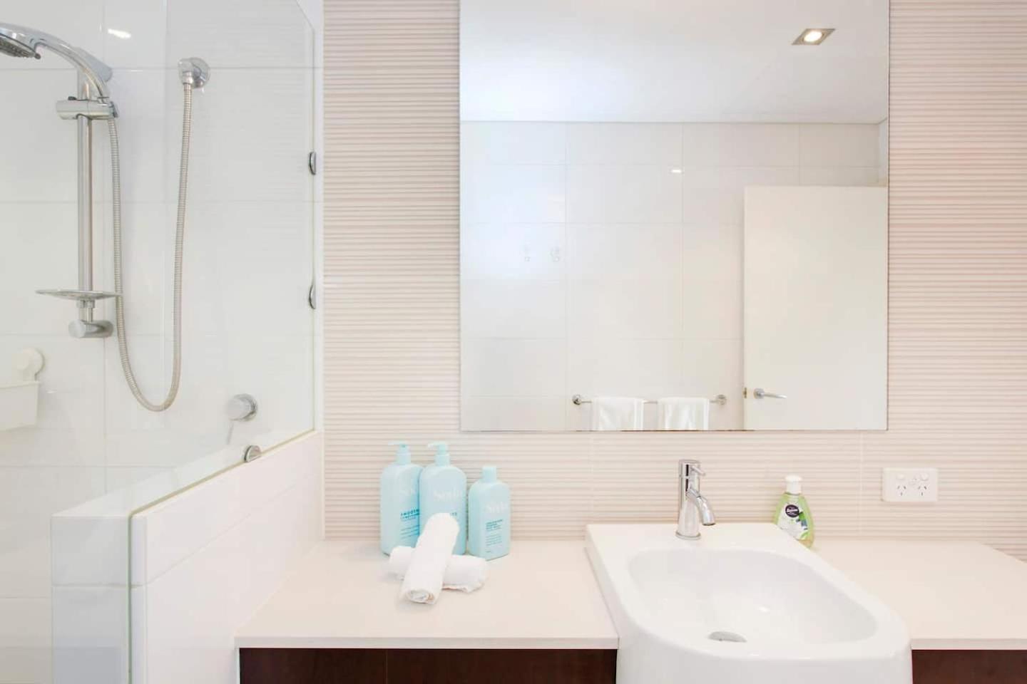 Freo Family Escape Pool, Port Views & Free Park