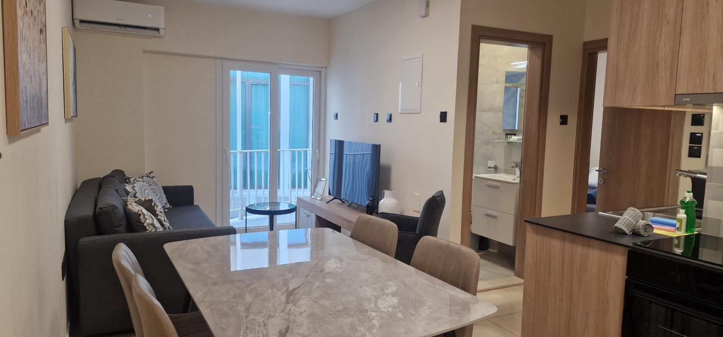 75 Prokymea- Steps from the Sea, Downtown, Balcony