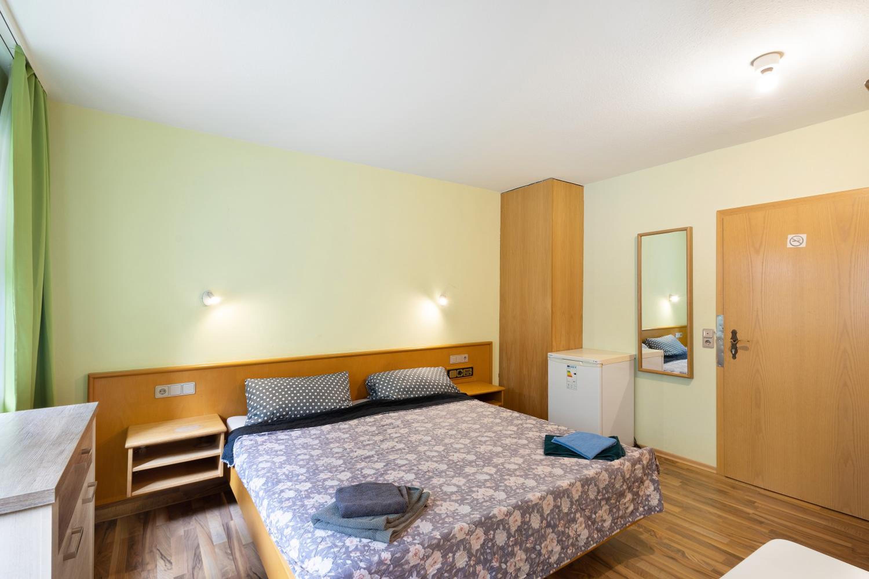 Hotel Neue Krone - Markt Erlbach