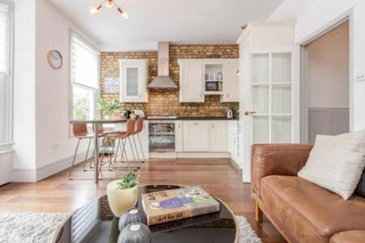 Vauxhall Park 2Bed Flat by BaseToGo