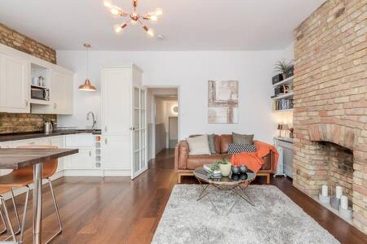 Vauxhall Park 2Bed Flat by BaseToGo
