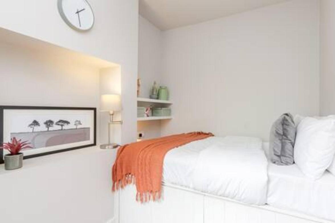 Vauxhall Park 2Bed Flat by BaseToGo