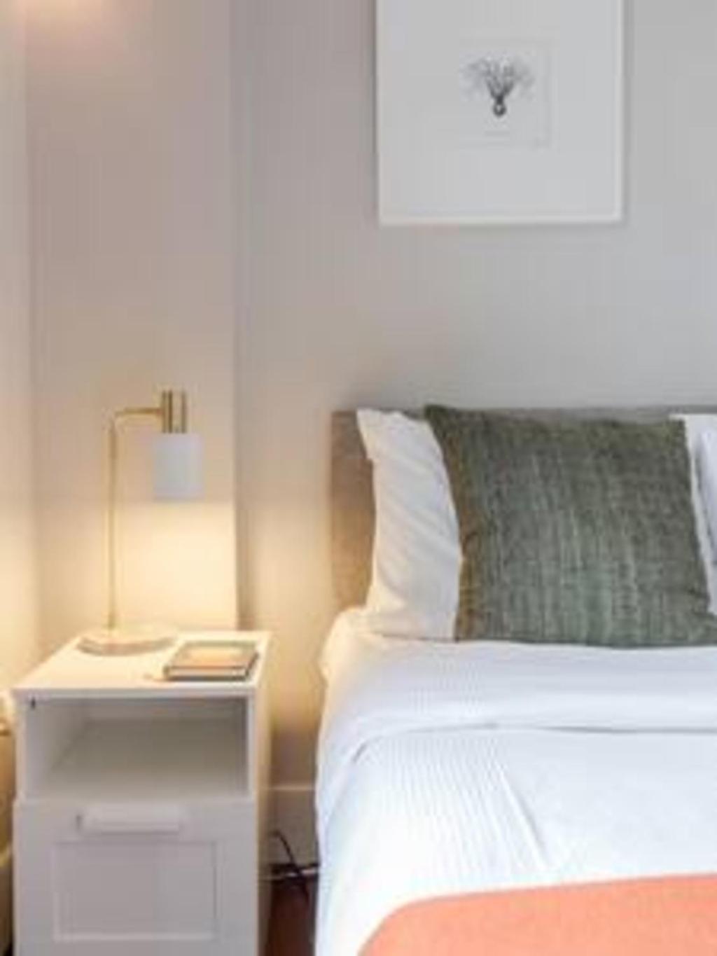 Vauxhall Park 2Bed Flat by BaseToGo