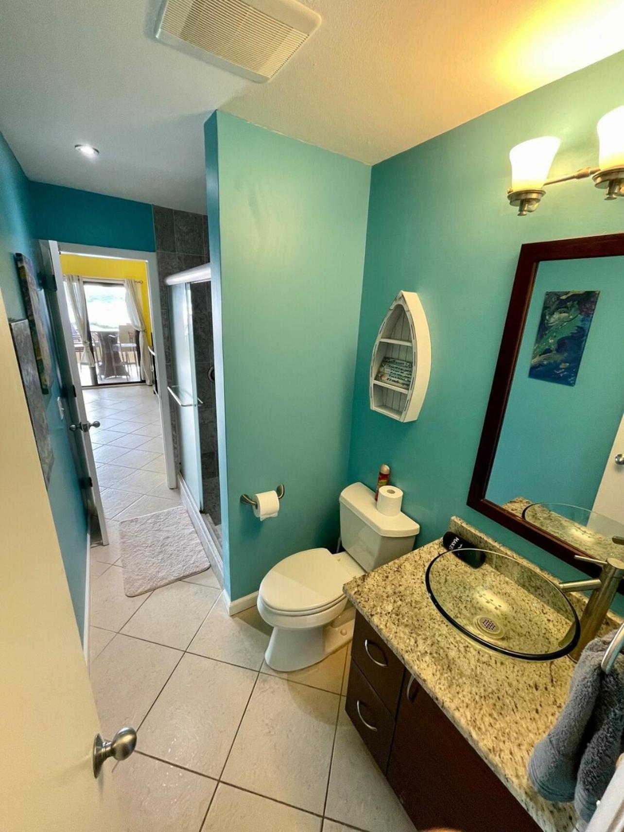 Amazing View 1 Bed1 Bath Villa On Red Hook Strip
