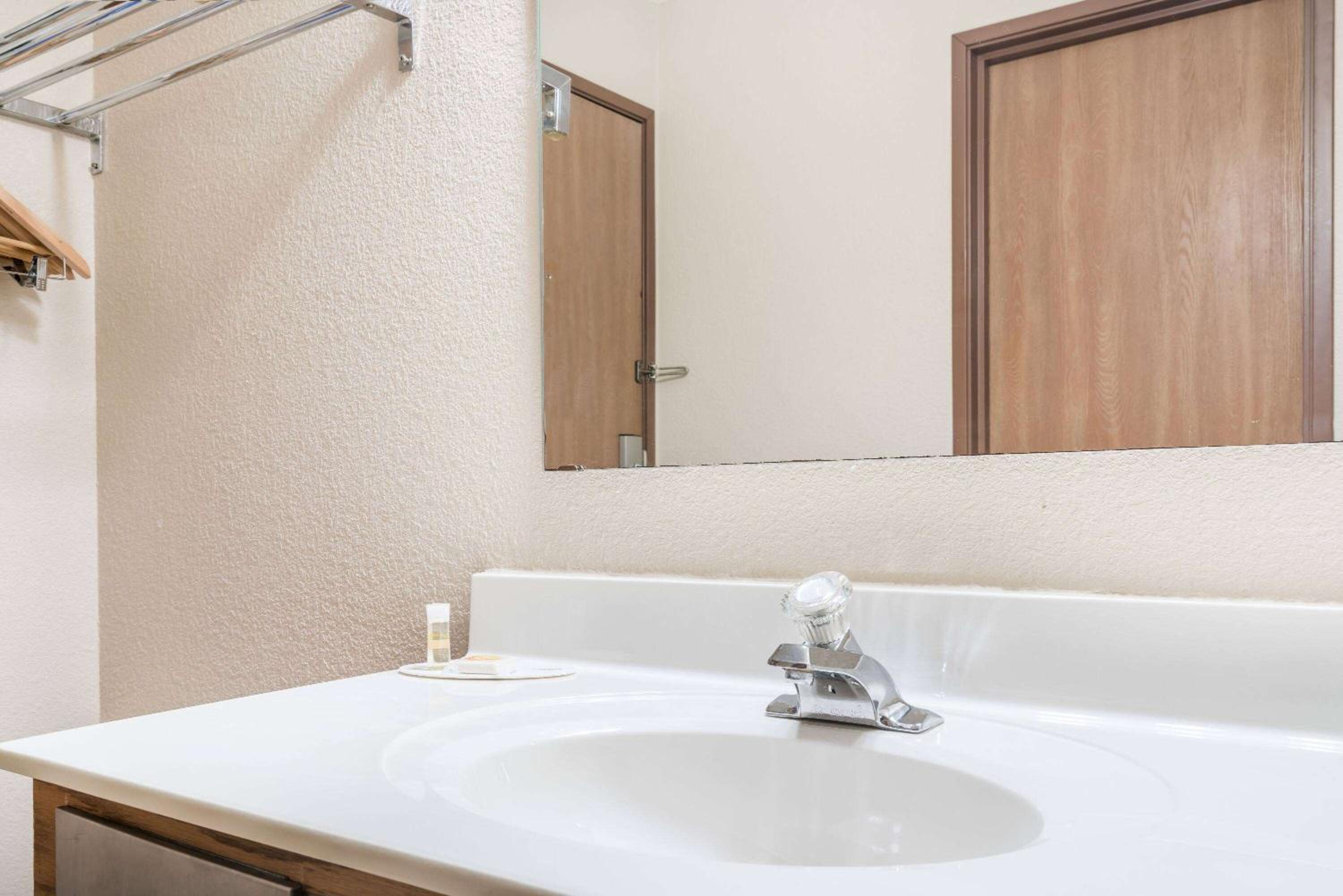 Days Inn by Wyndham Black River Falls - Access to ATV Trail view 3