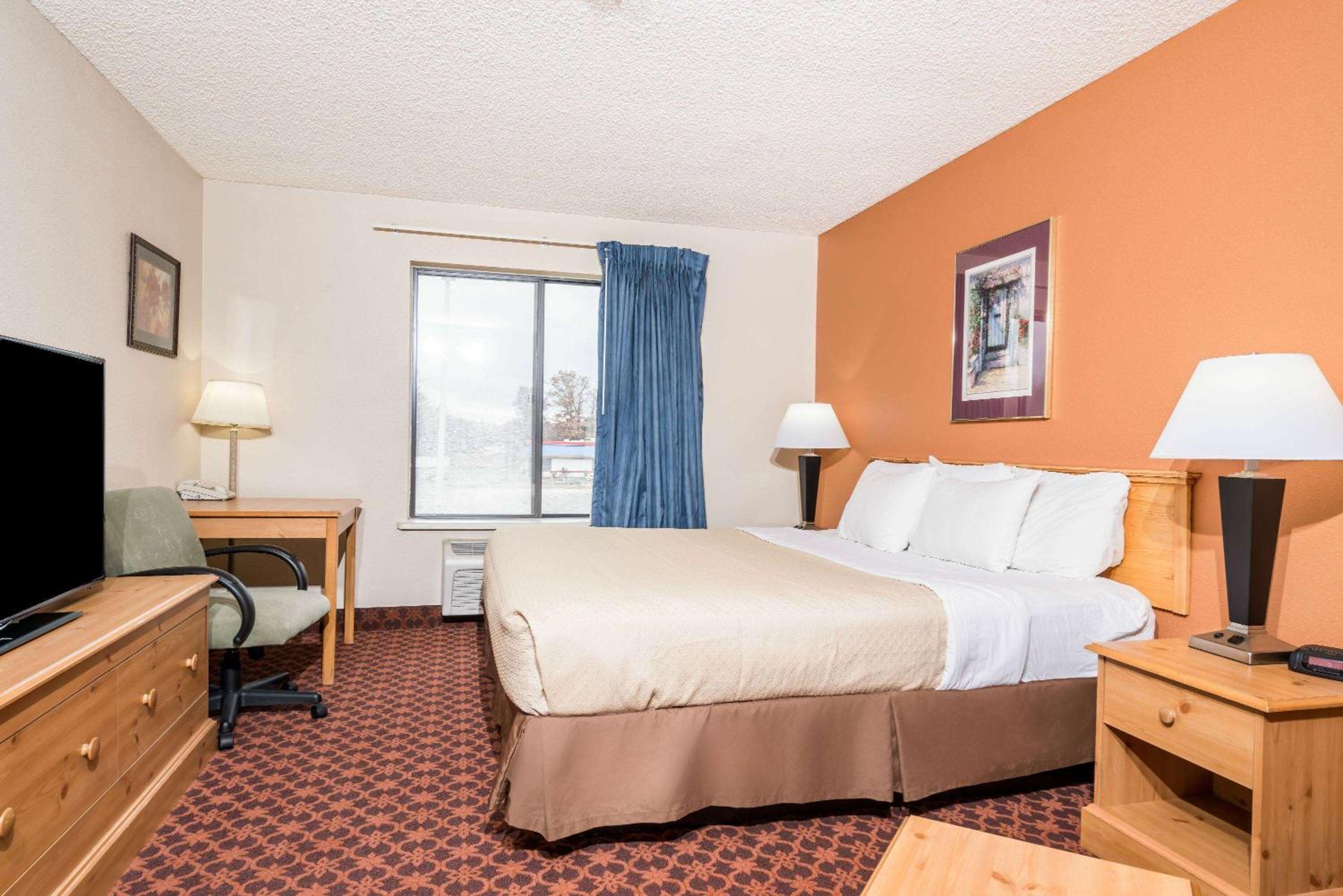 Days Inn by Wyndham Black River Falls - Access to ATV Trail view 5