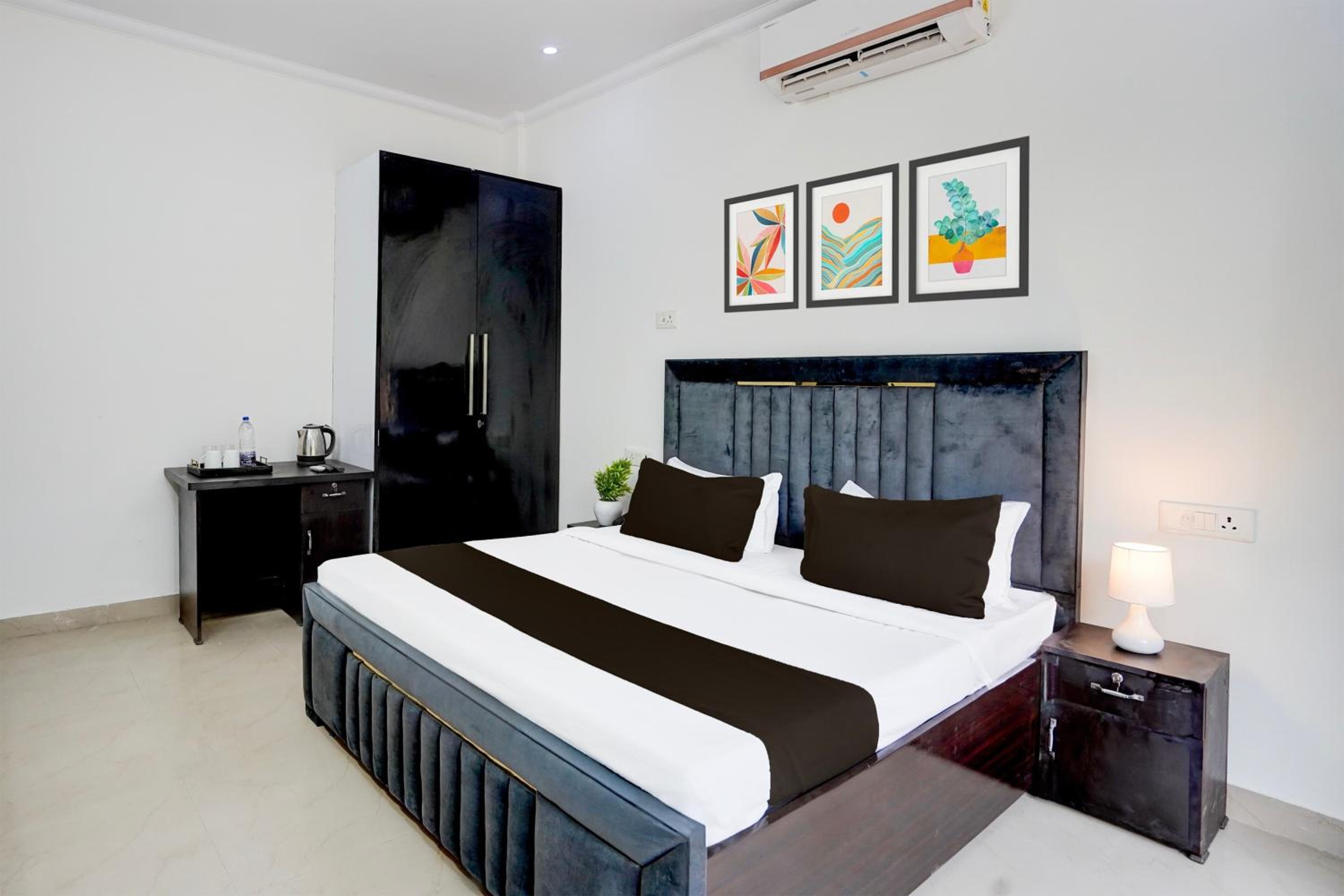 Super Townhouse Sector 53 Golf Course Road view 4