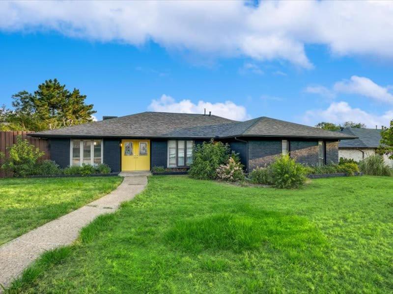 Posh 6BR 2,5BA Holiday Home with Pool, Media-Game Room & Hot Tub