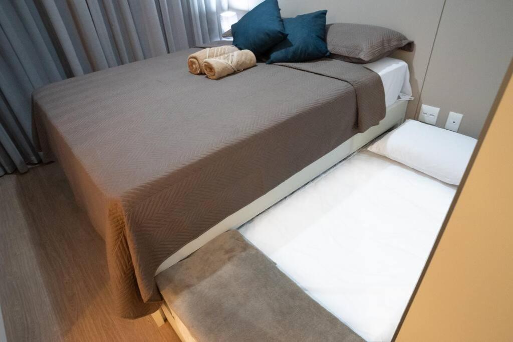Luxo na Gleba com ar na sala e quarto, lava e seca e academia