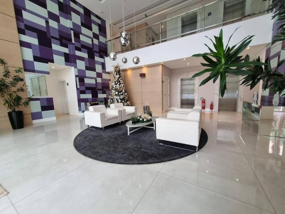 Luxo na Gleba com ar na sala e quarto, lava e seca e academia