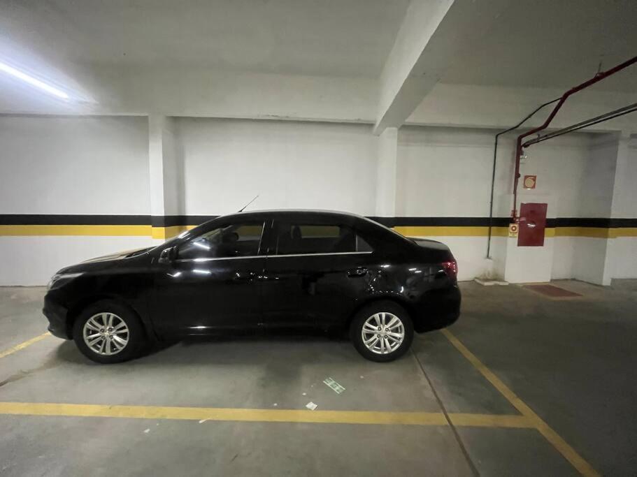 Luxo na Gleba com ar na sala e quarto, lava e seca e academia