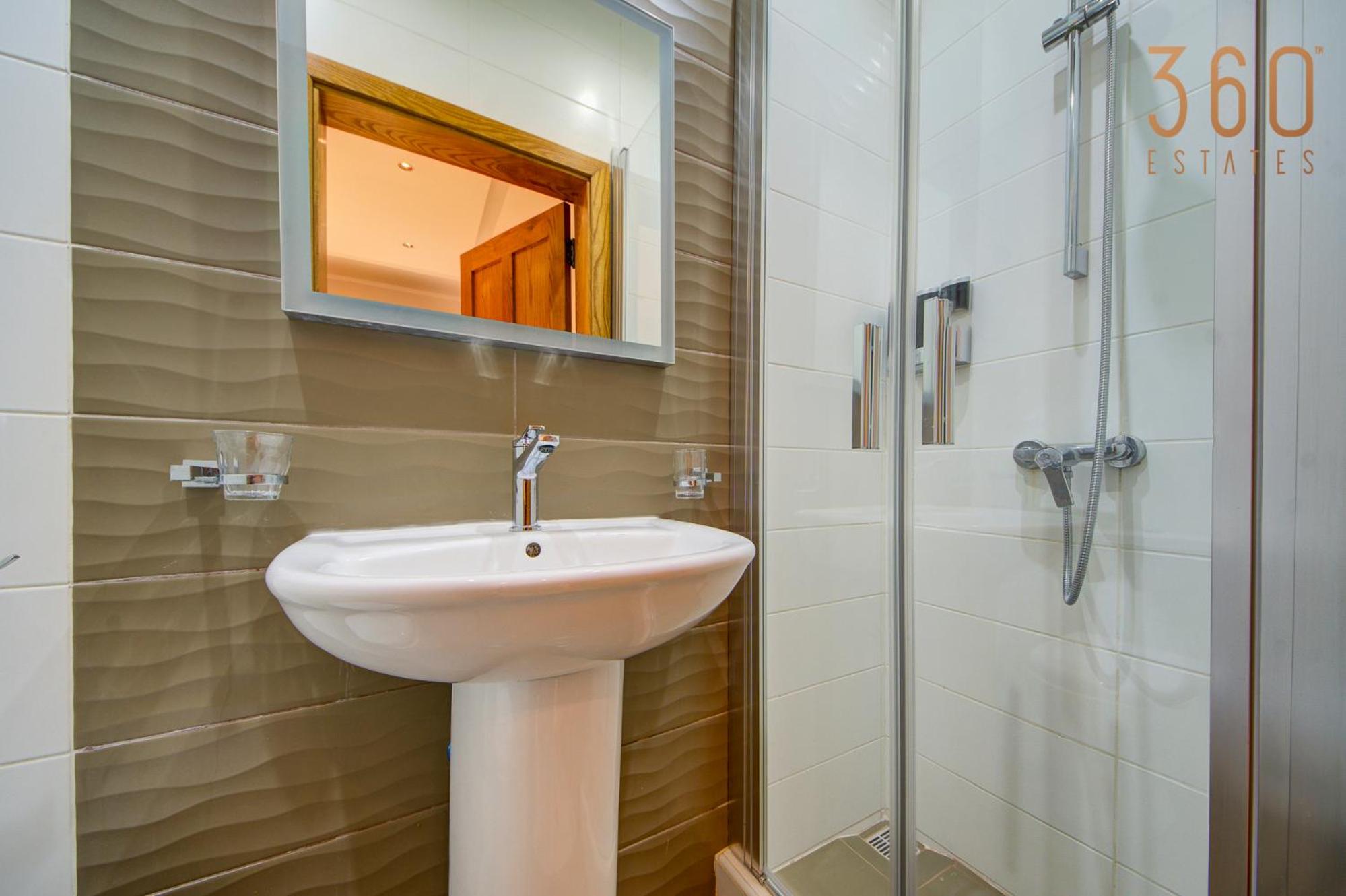 Stylish 4BR Apt in central part of St'Julians by 360 Estates photo 4