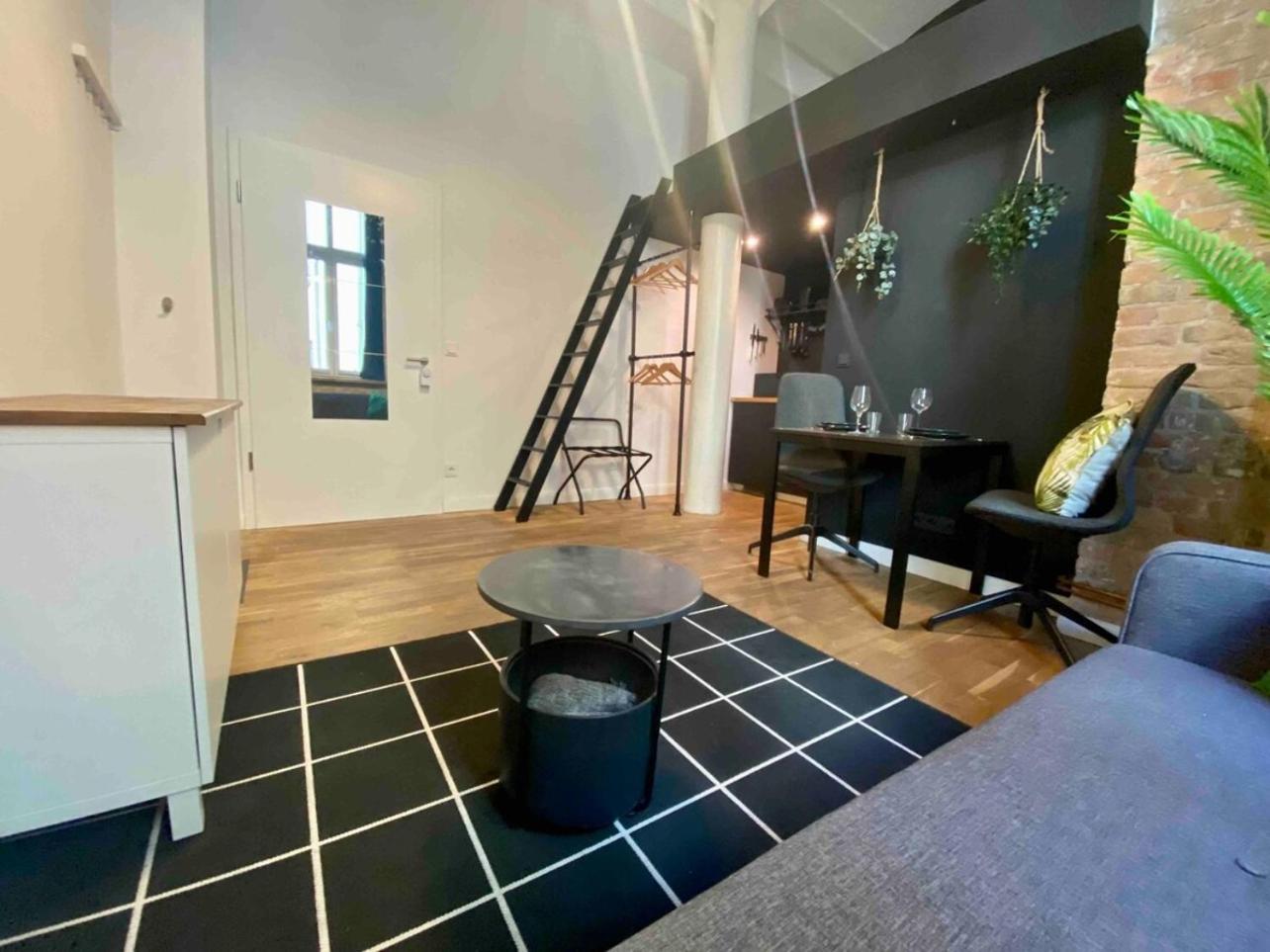 Central Loft In 5 Minutes to Alexanderplatz