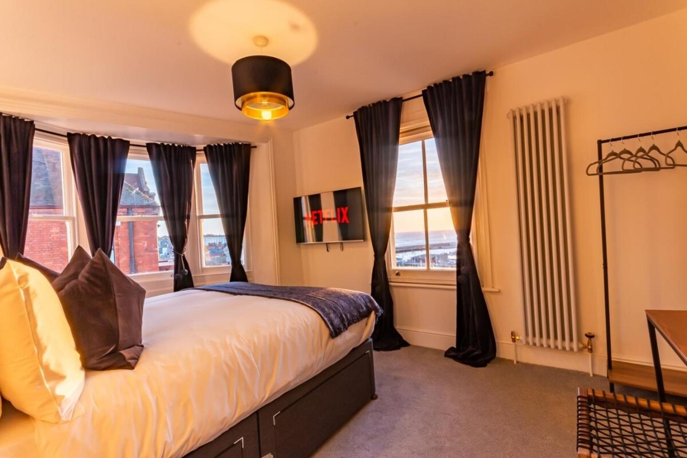 Luxury Ramsgate Harbour View By Adliv view 3