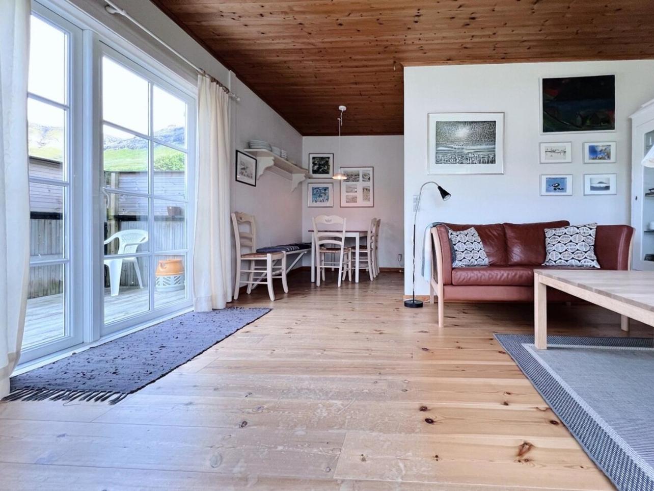 Charming 3-Bedroom Home with Stunning Fjord Views view 2