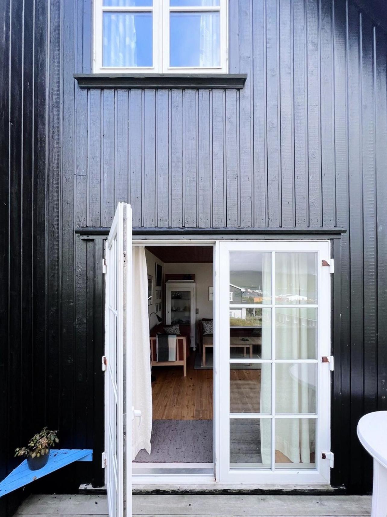 Charming 3-Bedroom Home with Stunning Fjord Views view 5