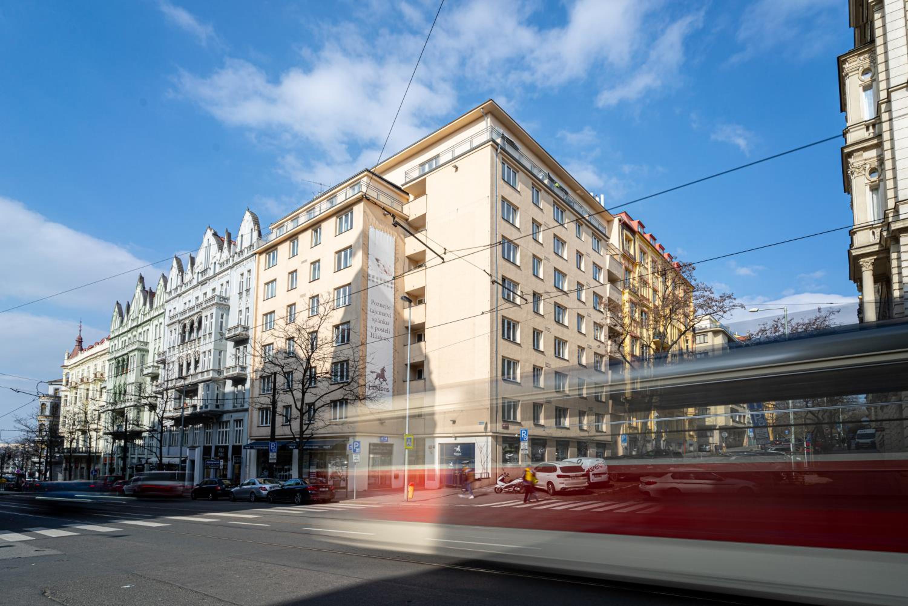 Luxury Kings Residence