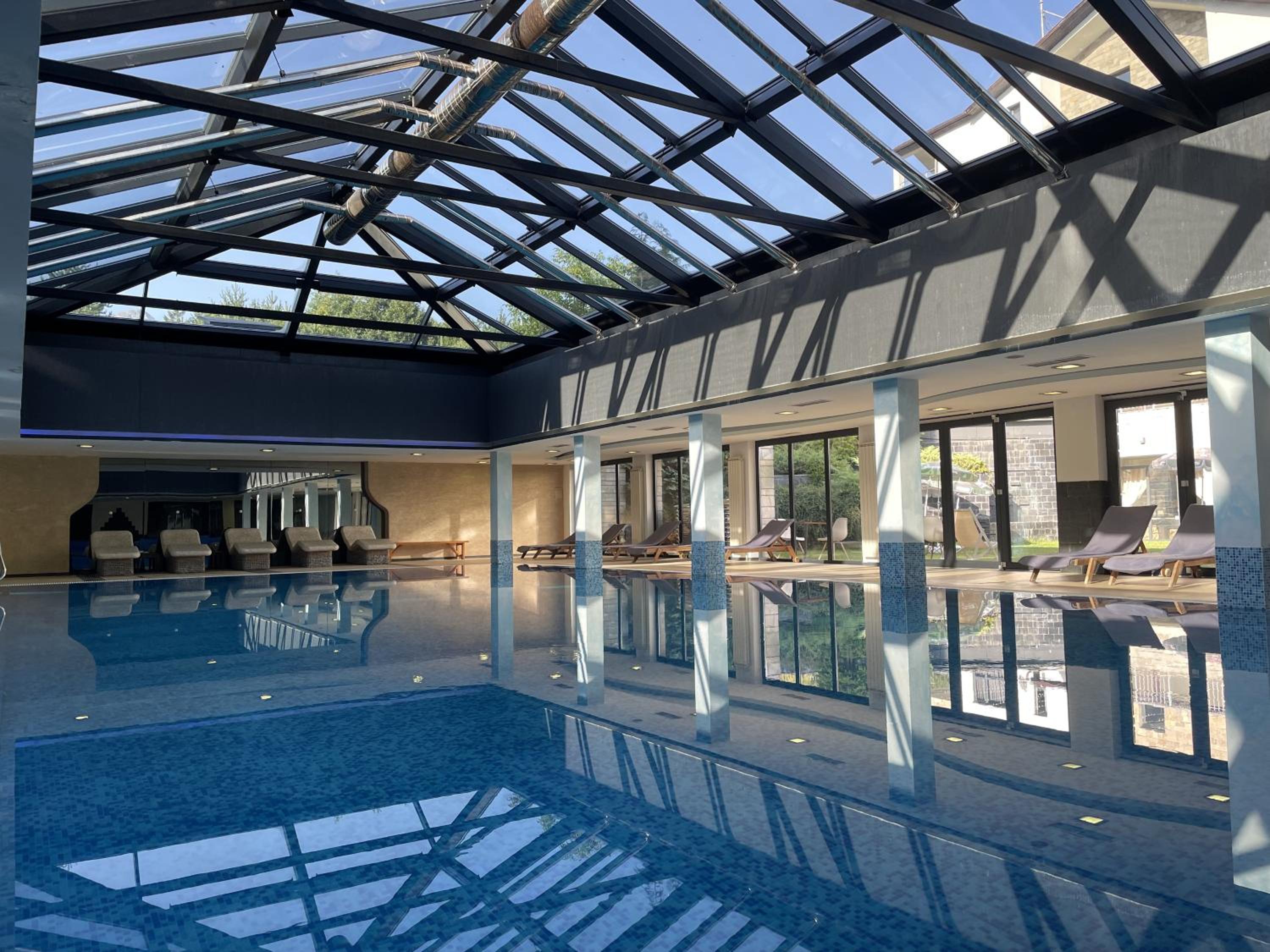 Signature Penthouse with jacuzzi and sauna and 4 bedrooms in Saint George Palace