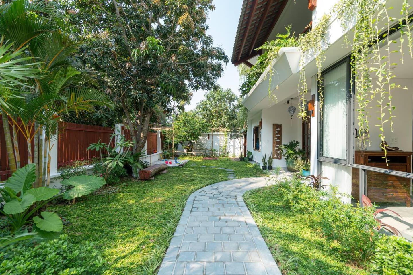 Oriental Botanica Estate Vesta Collections
