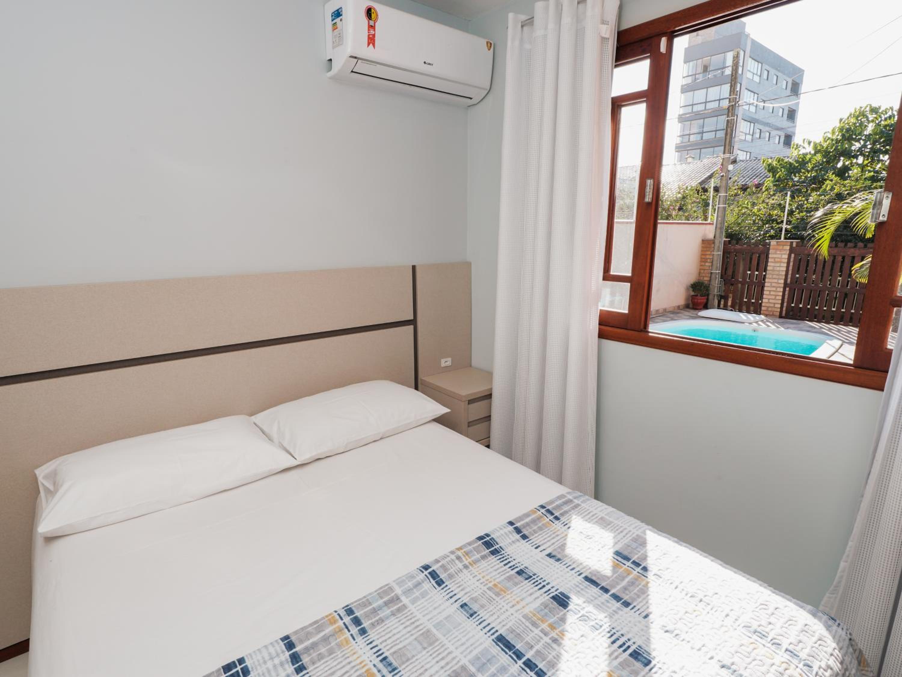 Casa c/ piscina privativa a 150m da praia PU9263