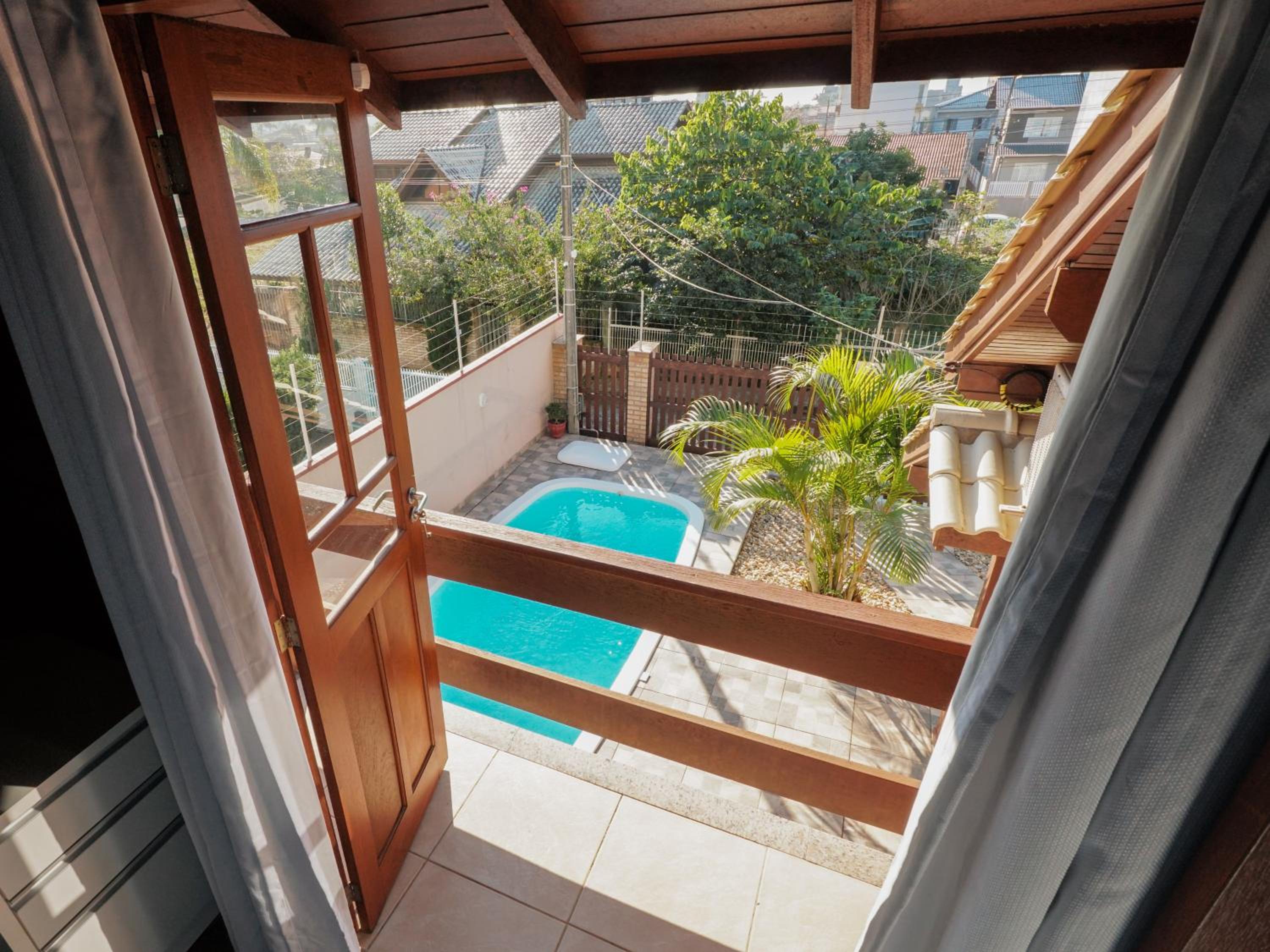 Casa c/ piscina privativa a 150m da praia PU9263