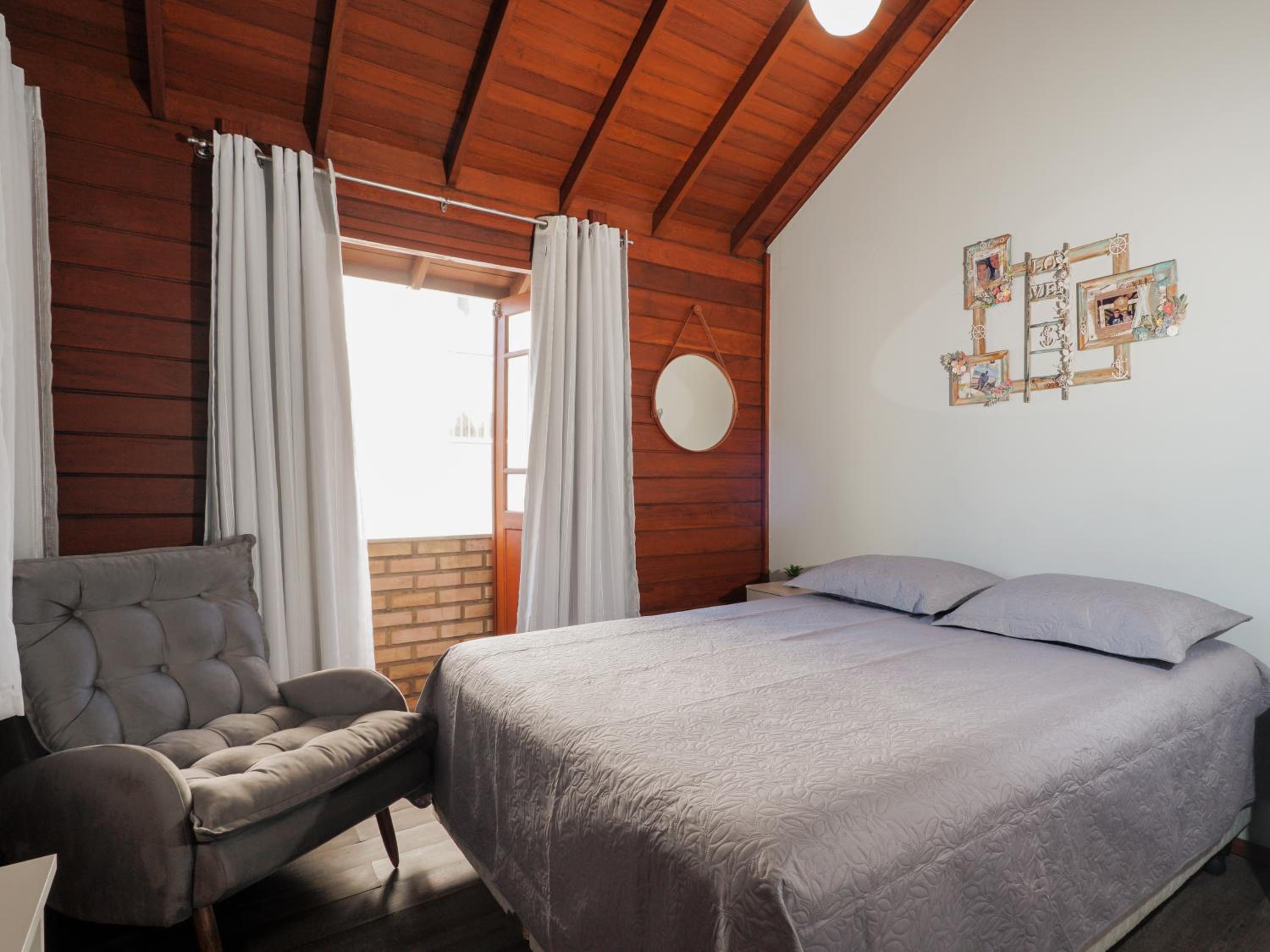 Casa c/ piscina privativa a 150m da praia PU9263
