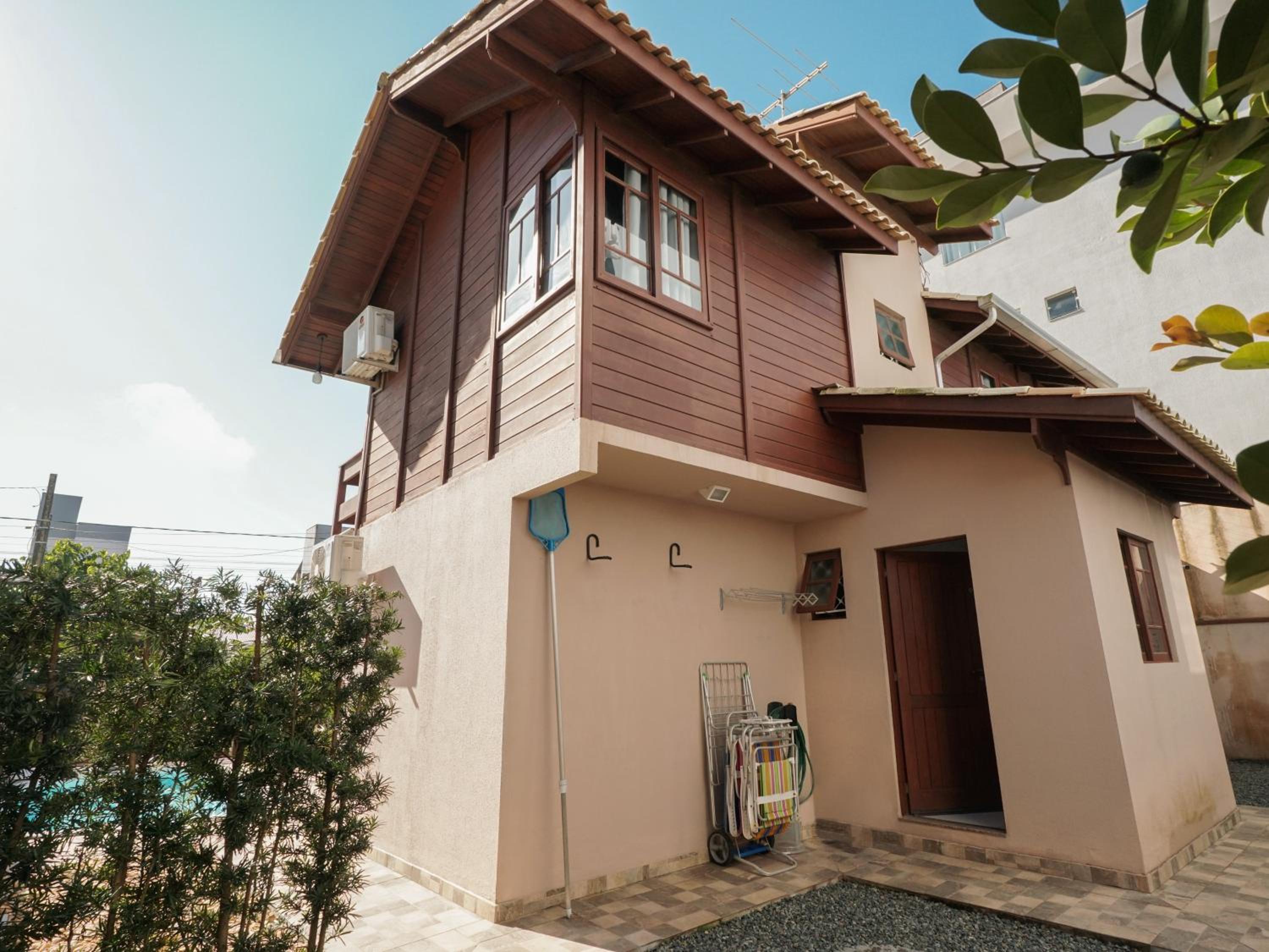 Casa c/ piscina privativa a 150m da praia PU9263