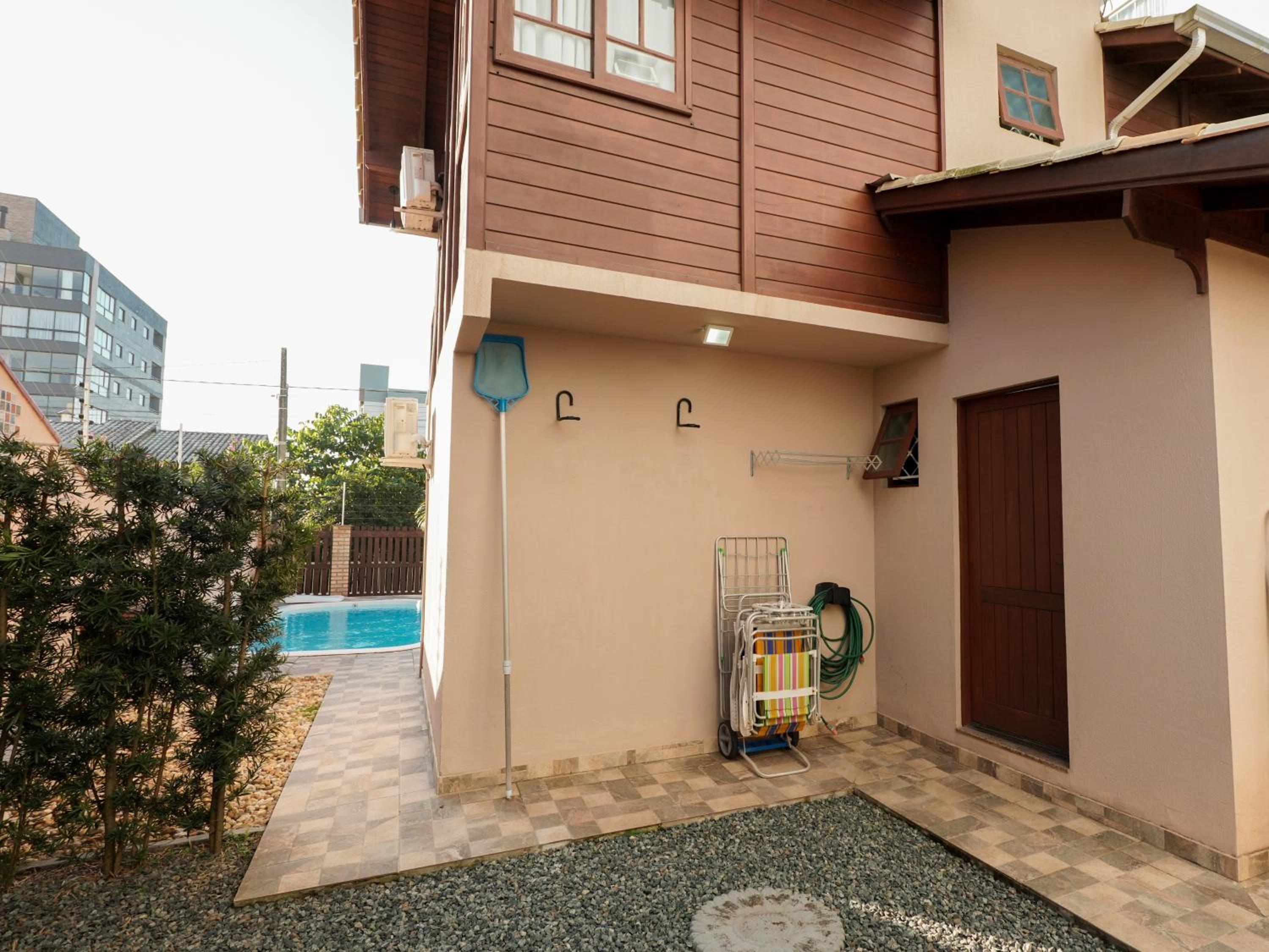 Casa c/ piscina privativa a 150m da praia PU9263