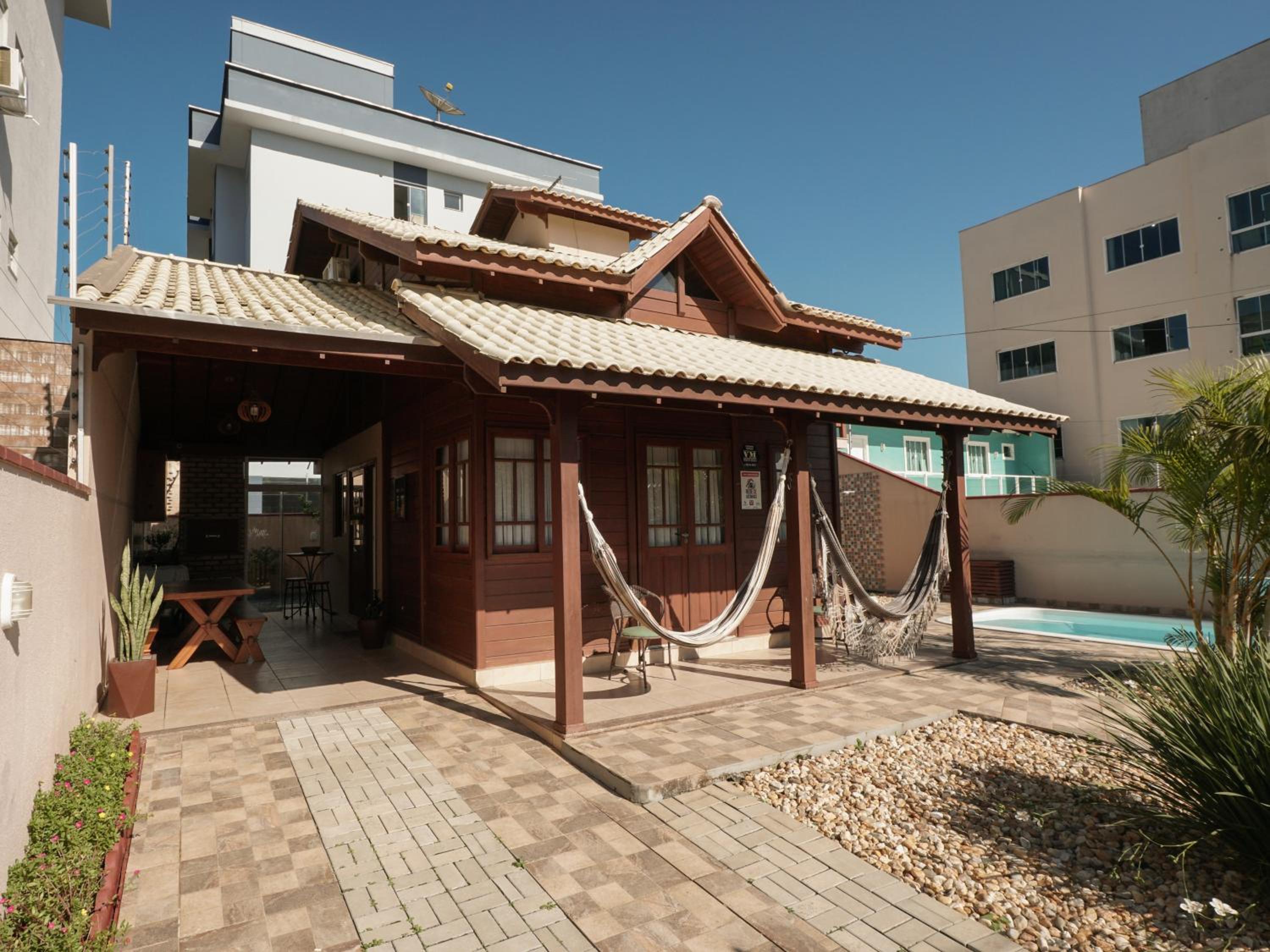 Casa c/ piscina privativa a 150m da praia PU9263
