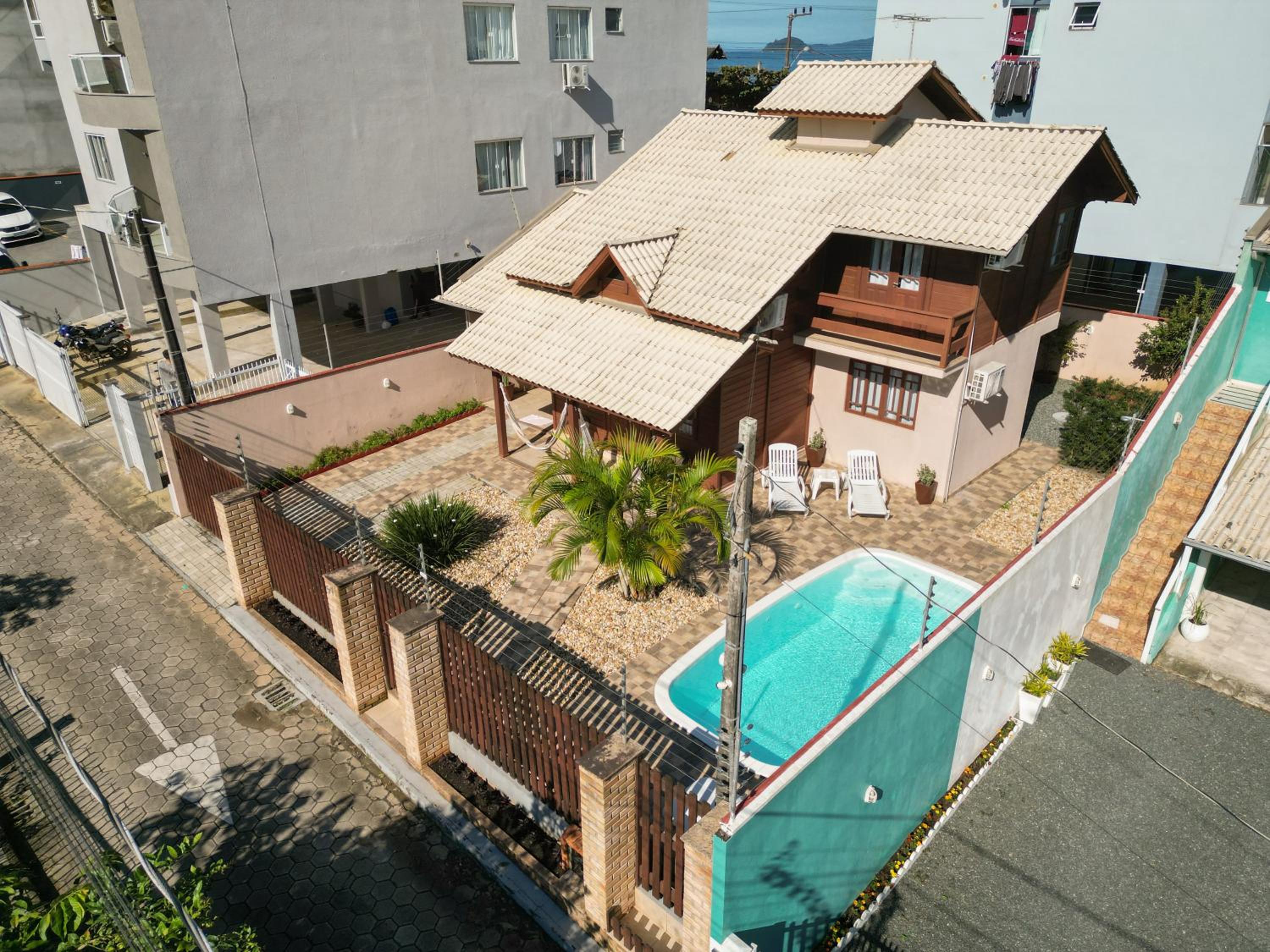 Casa c/ piscina privativa a 150m da praia PU9263