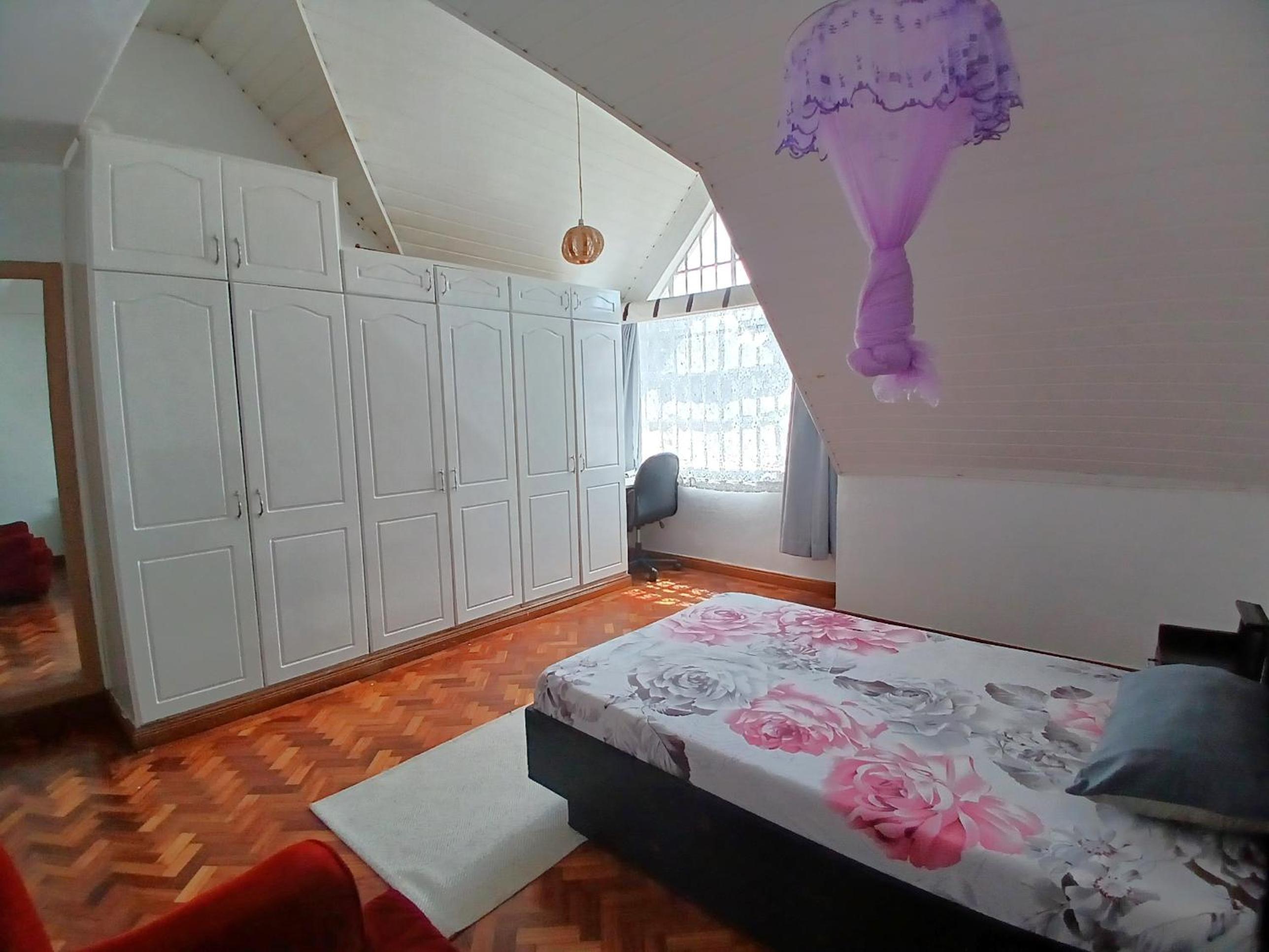 Lavington Budget Ensuite Room Executive