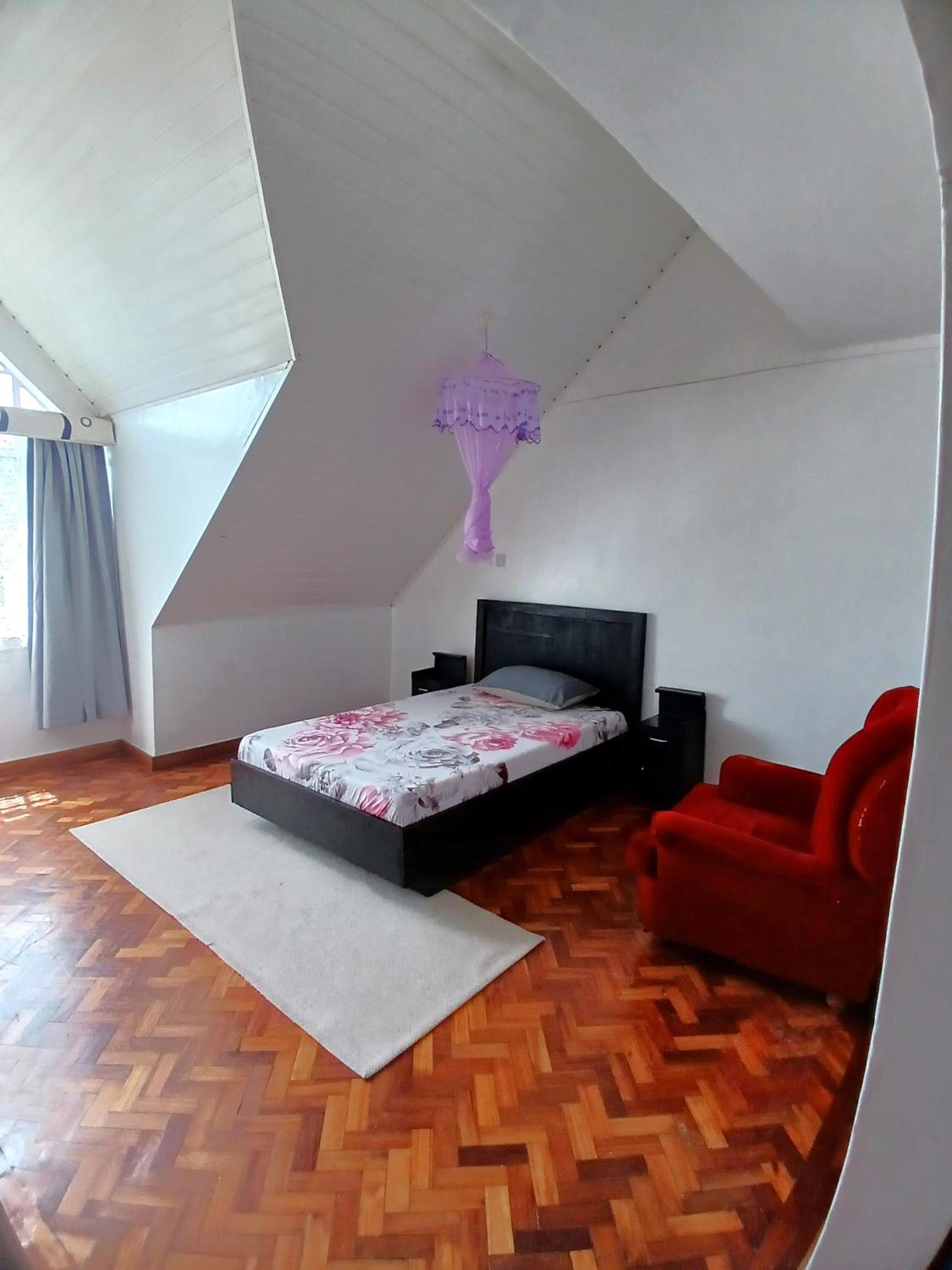 Lavington Budget Ensuite Room Executive
