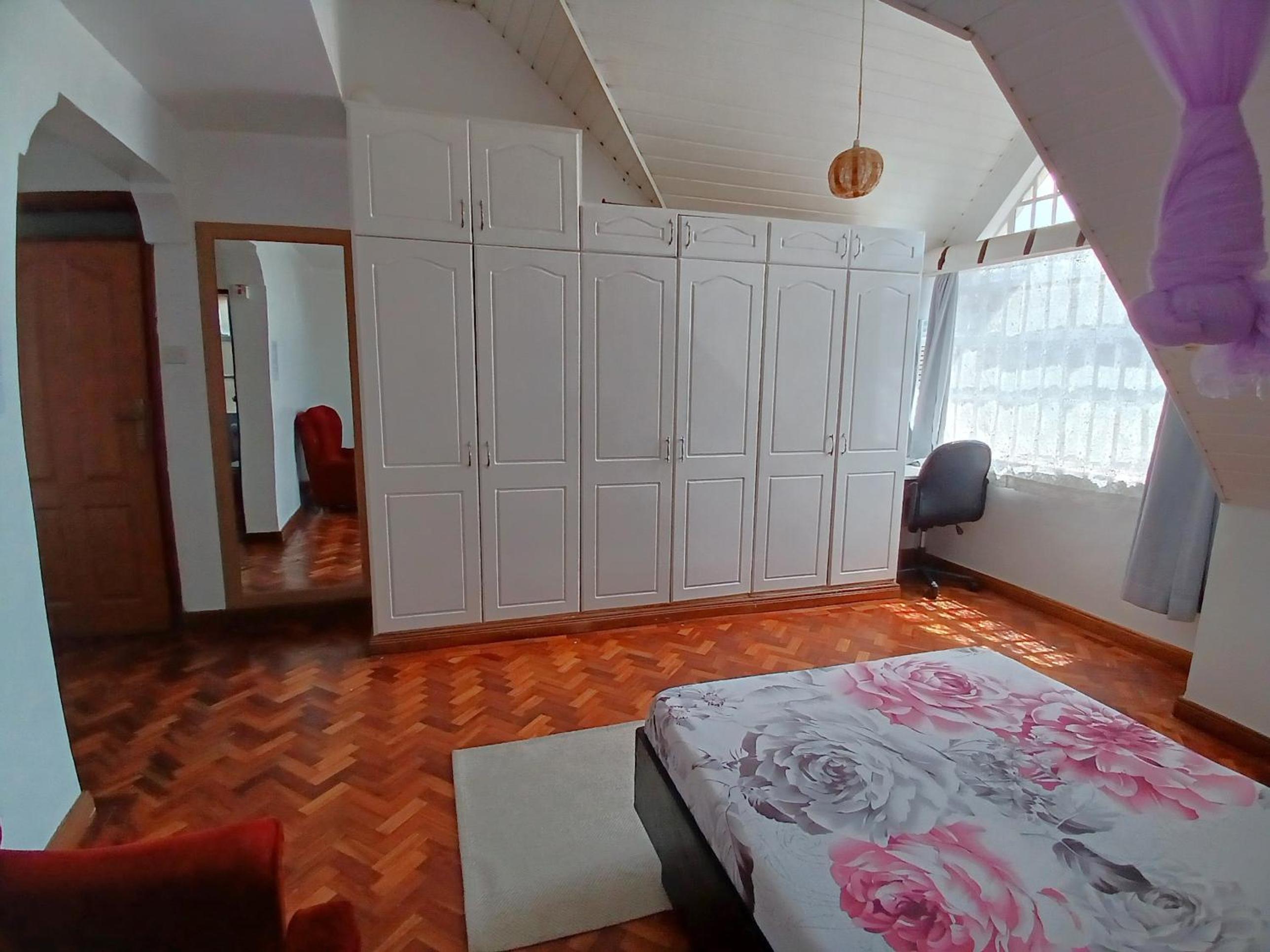 Lavington Budget Ensuite Room Executive