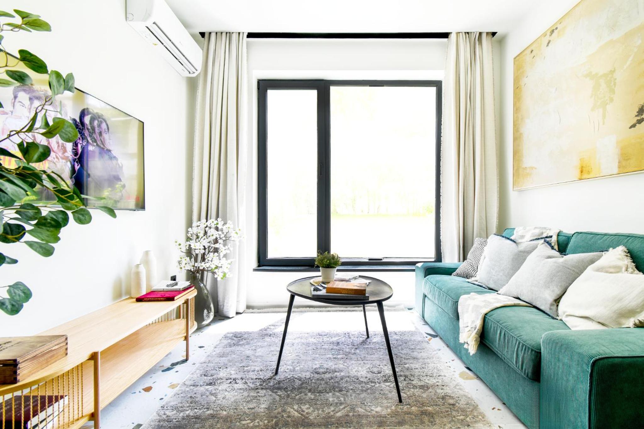 Duplex - Main Street Area - AC - Netflix - Desk