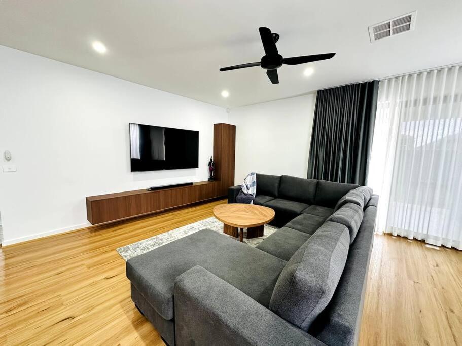 Family retreat-Spacious 4BR