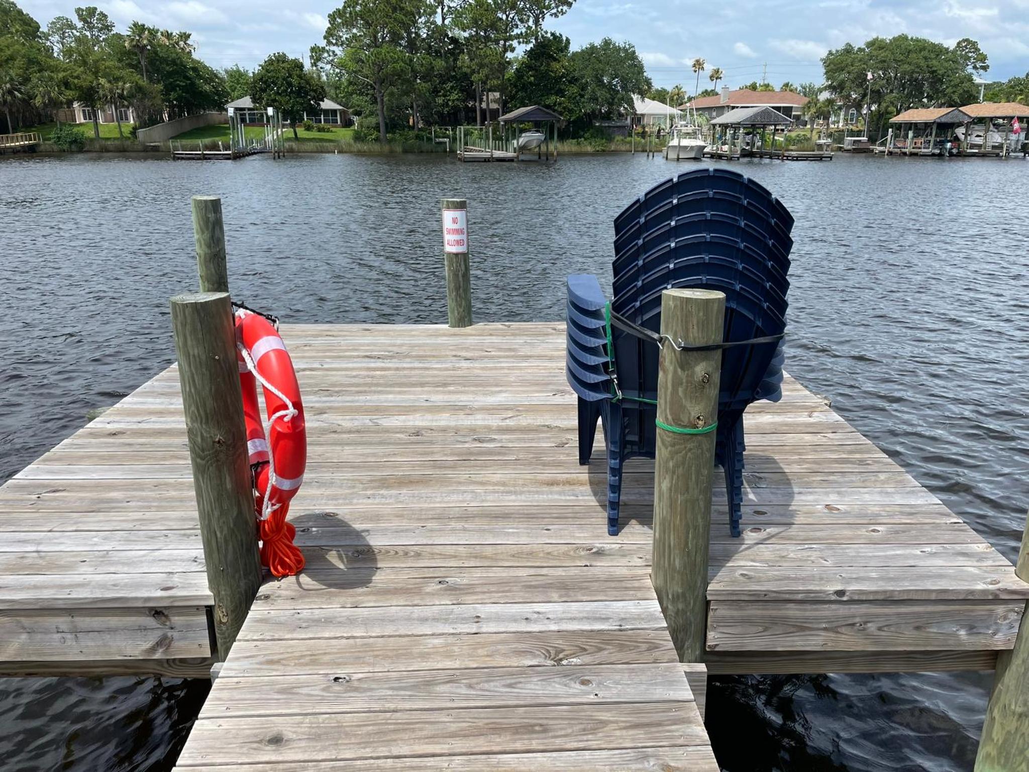 Dolphin Days Lagoon Retreat view 3