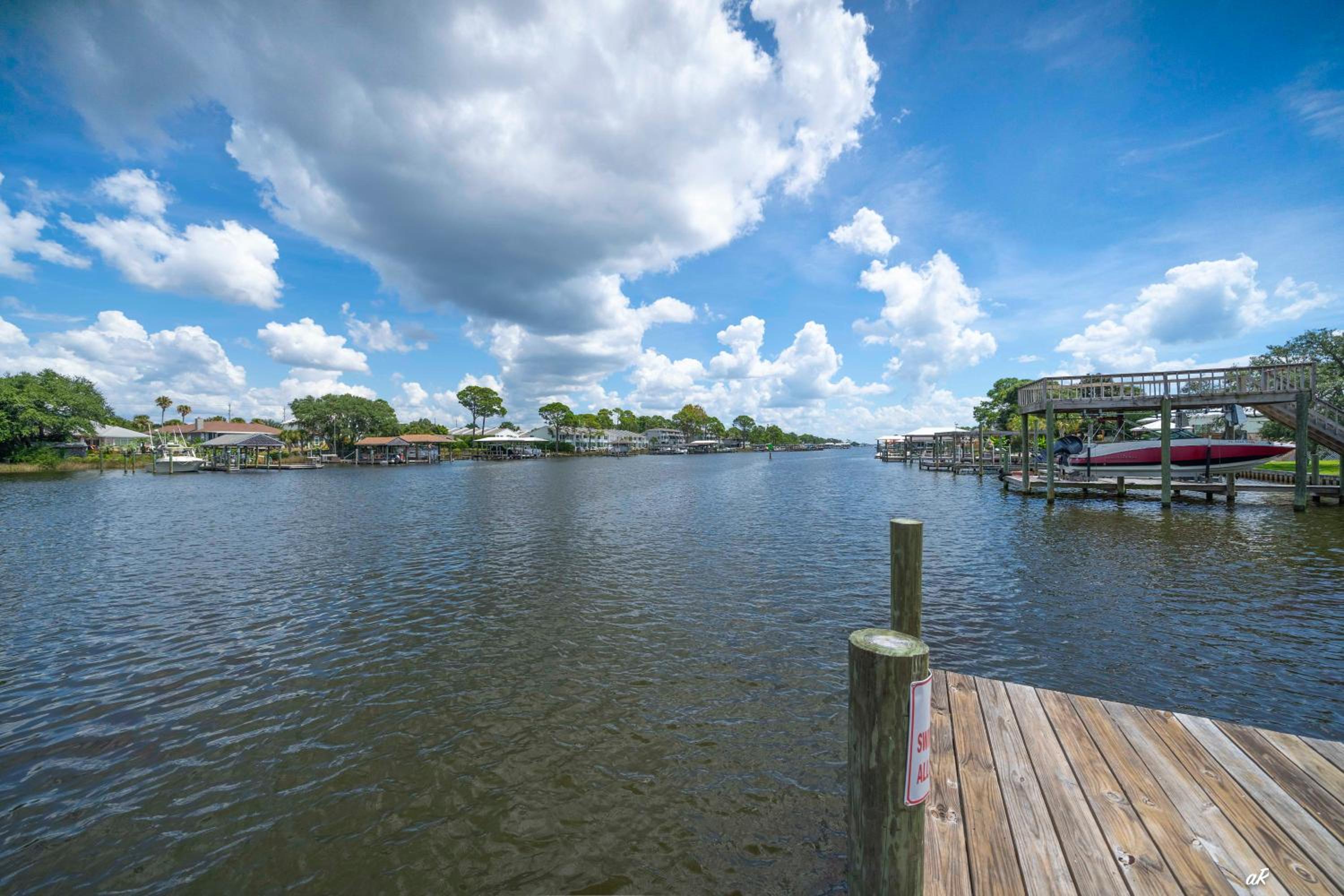 Dolphin Days Lagoon Retreat view 4