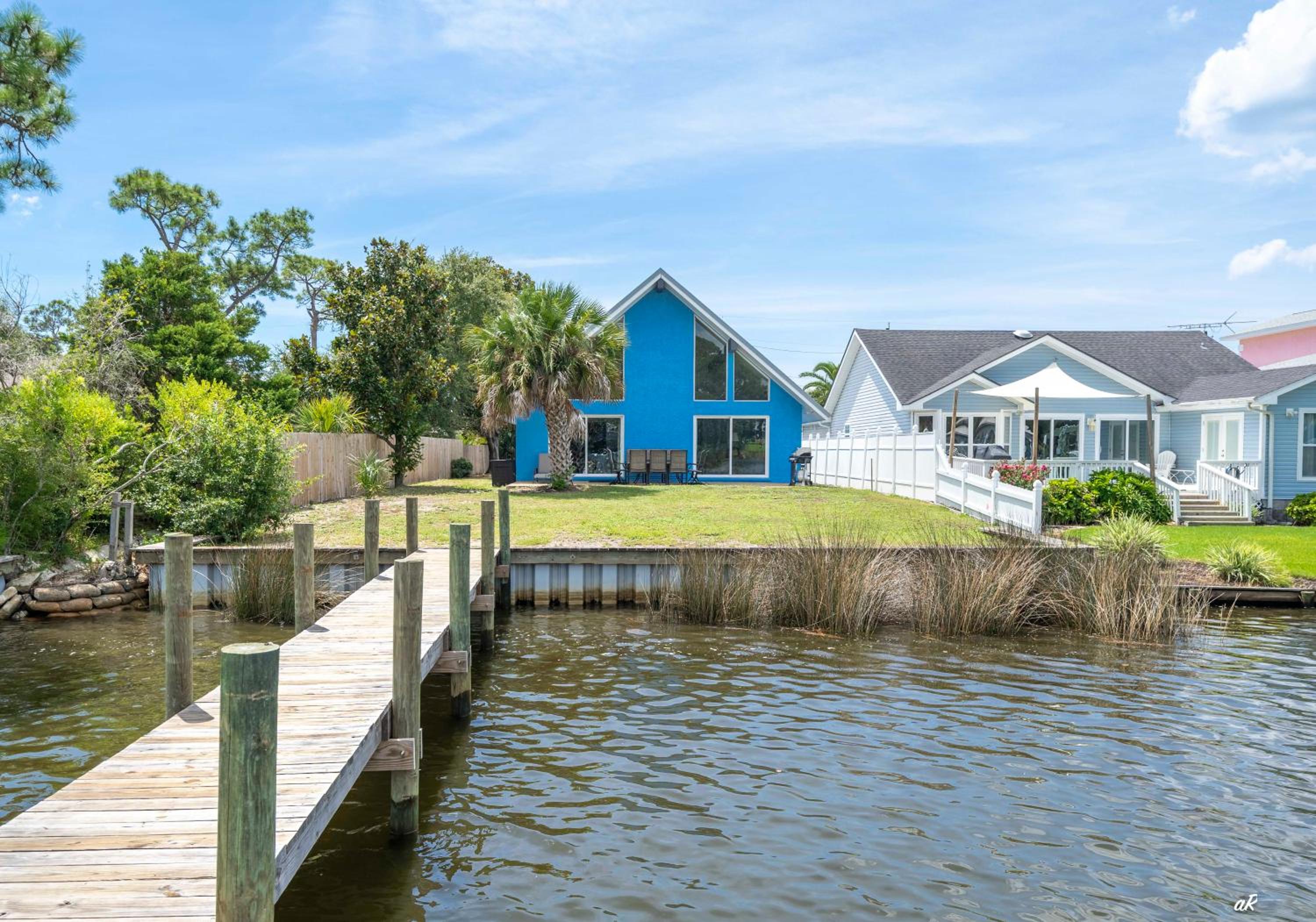Dolphin Days Lagoon Retreat view 5