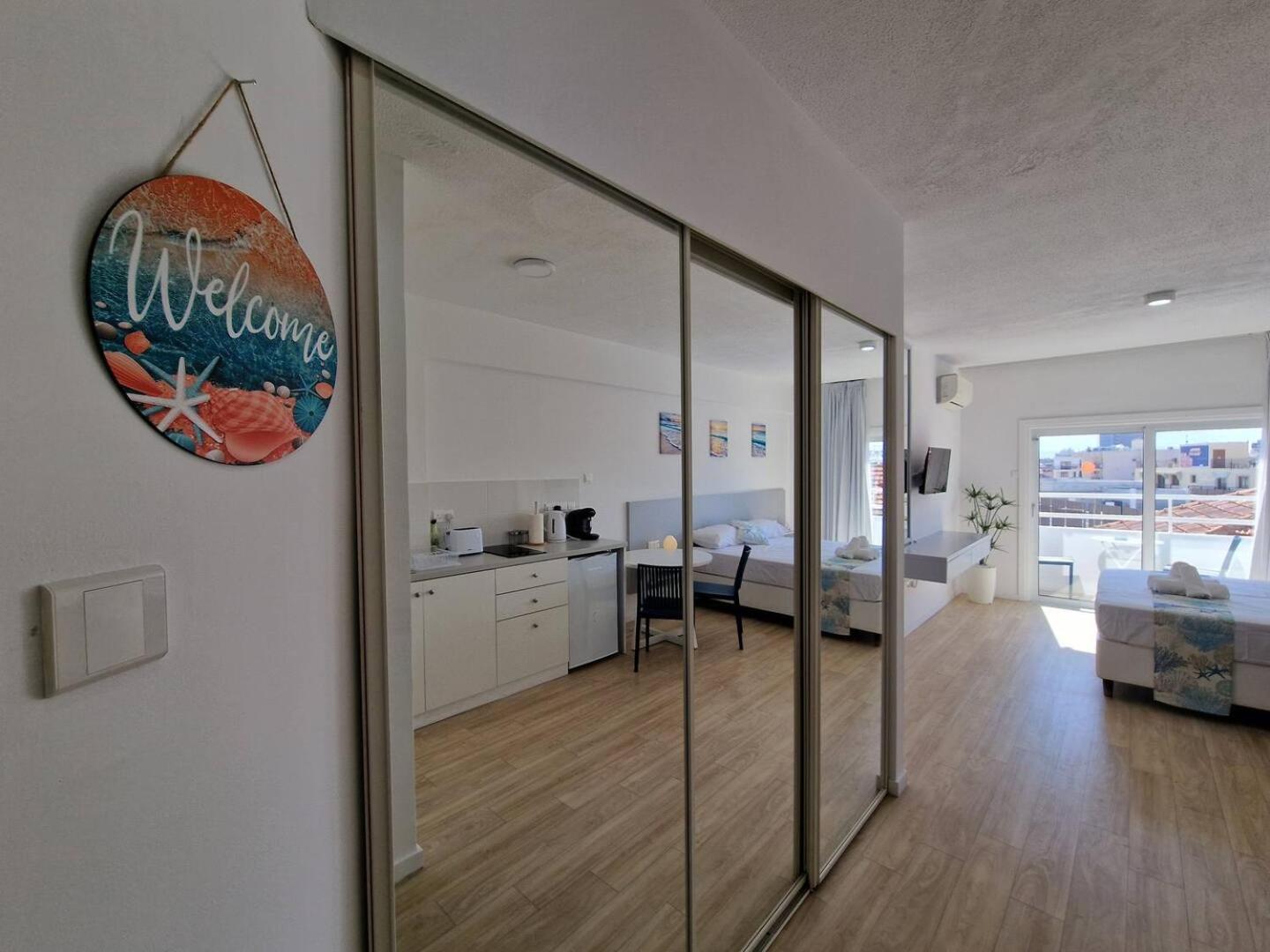Kitieos Central Apts 100m from Finikoudes Beach