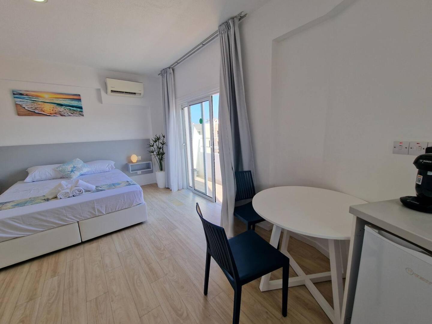 Kitieos Central Apts 100m from Finikoudes Beach