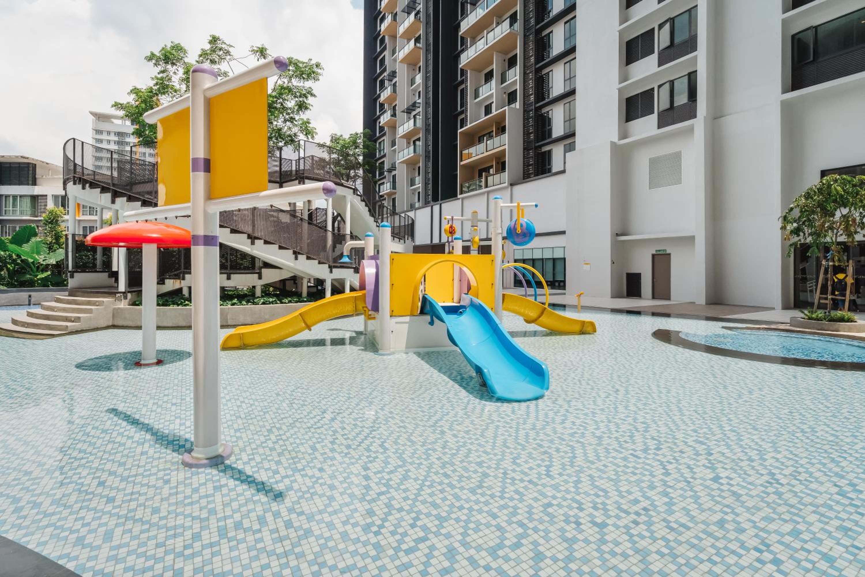 Designer 3BR Apartment 10mins to Midvalley
