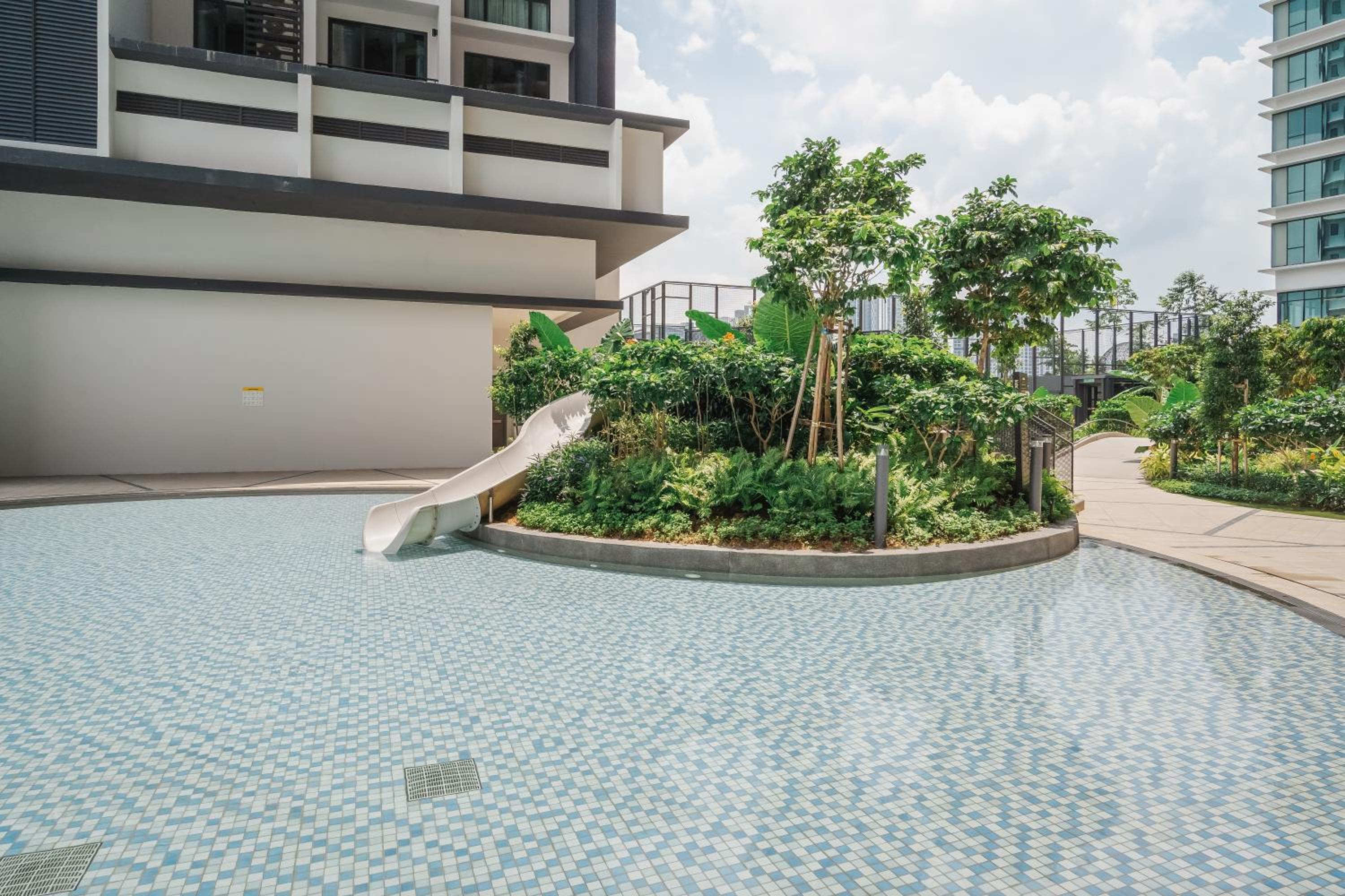Designer 3BR Apartment 10mins to Midvalley