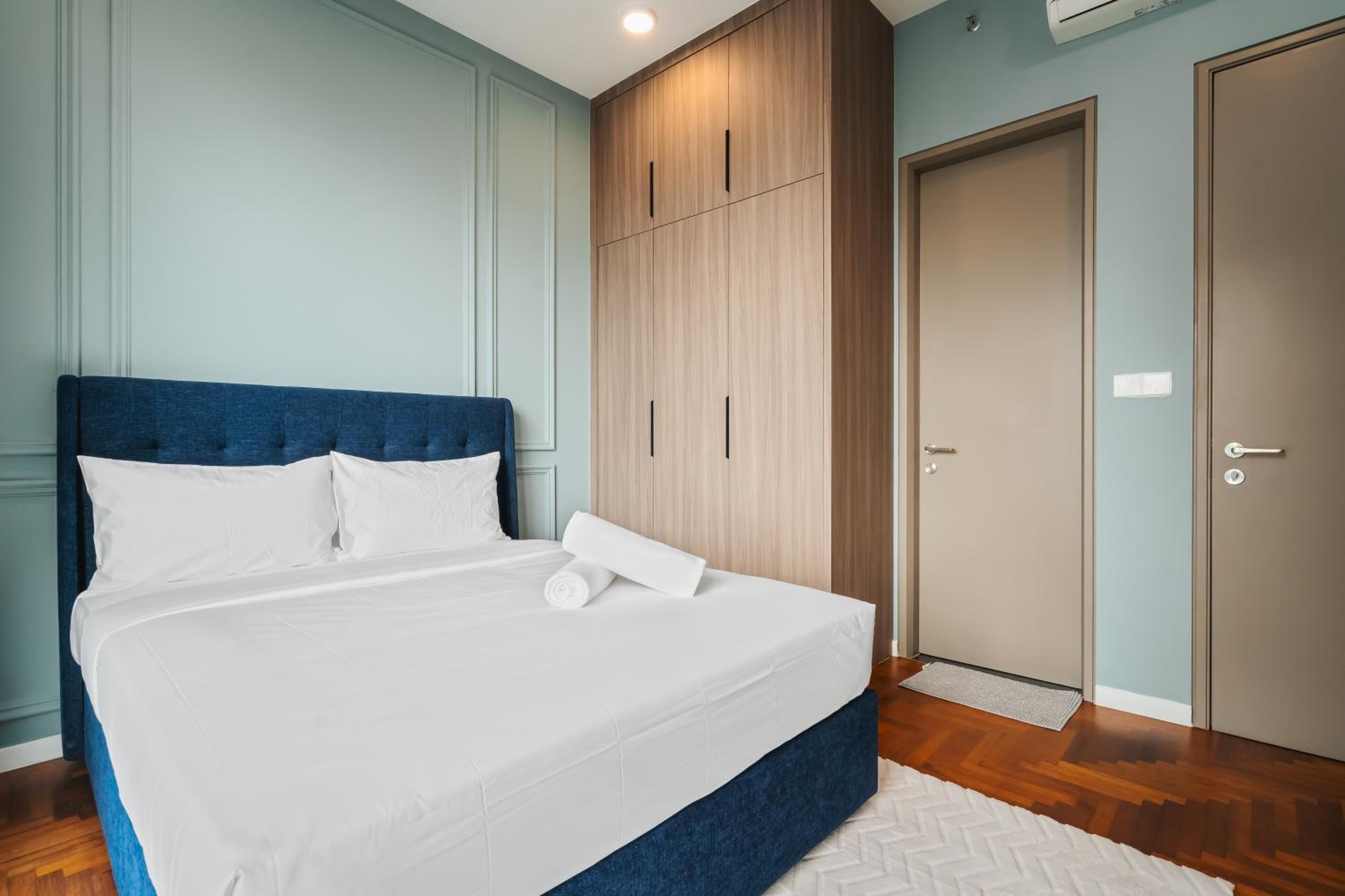 Designer 3BR Apartment 10mins to Midvalley
