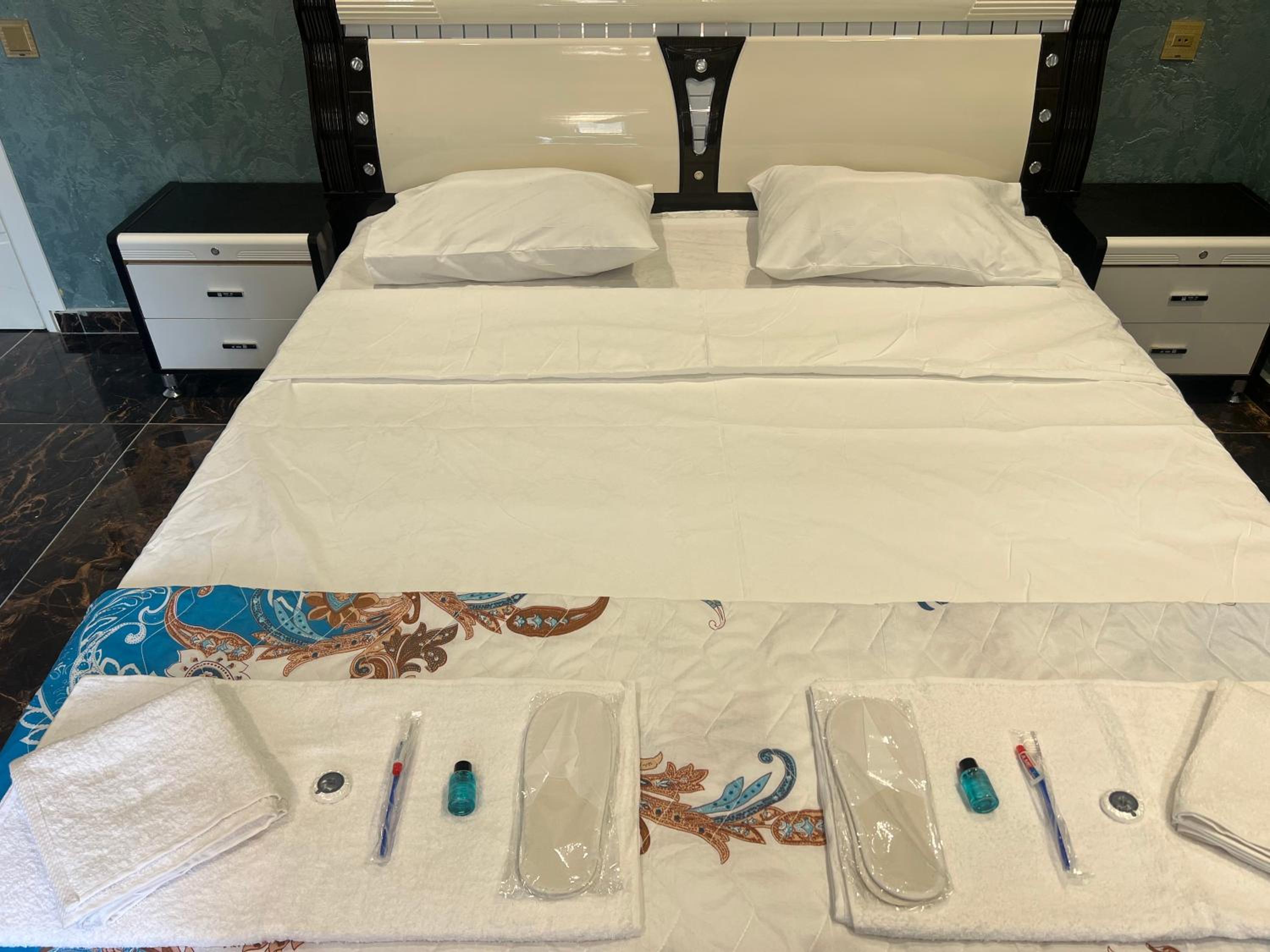ECO Hotel & Hostel
