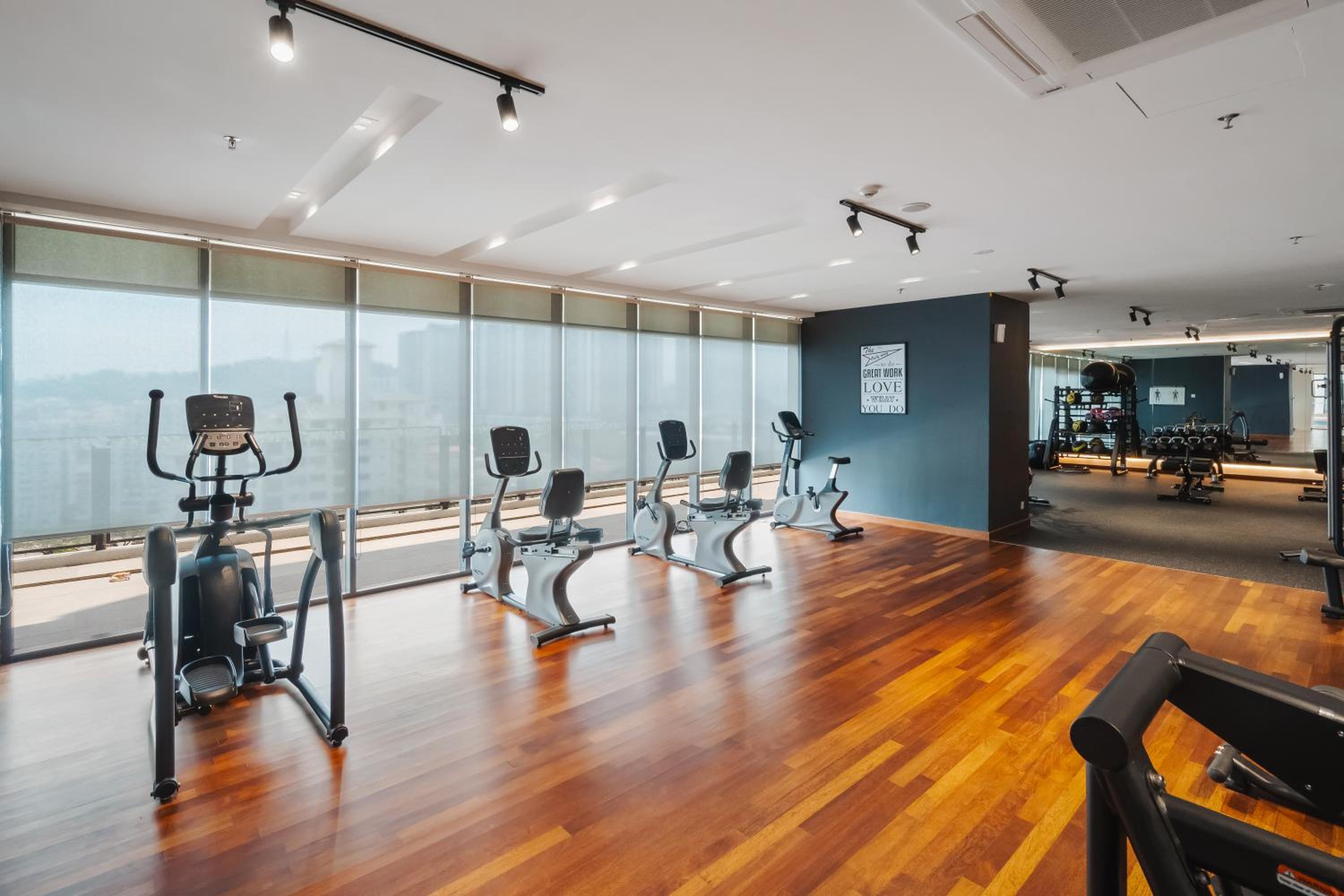 Designer 3BR Apartment 10mins to Midvalley