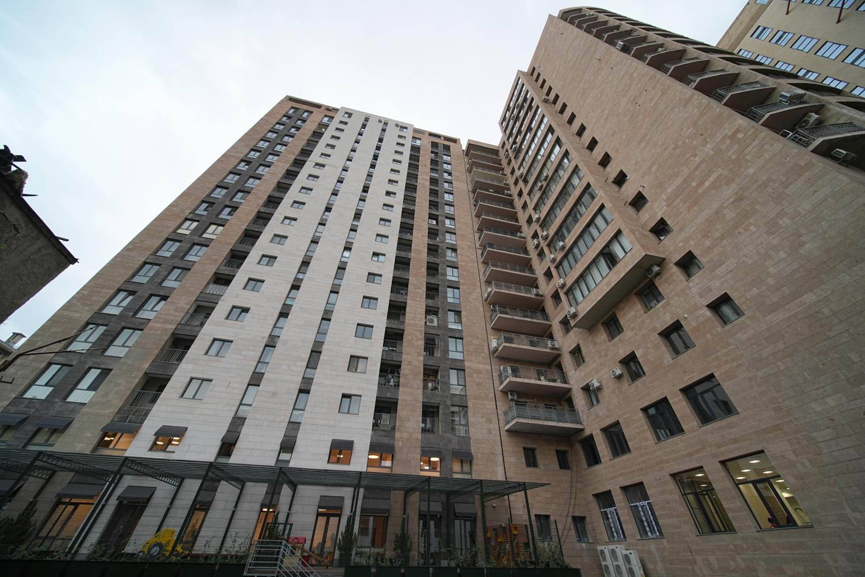 Apartments next to Seasons Park by Sweet Home