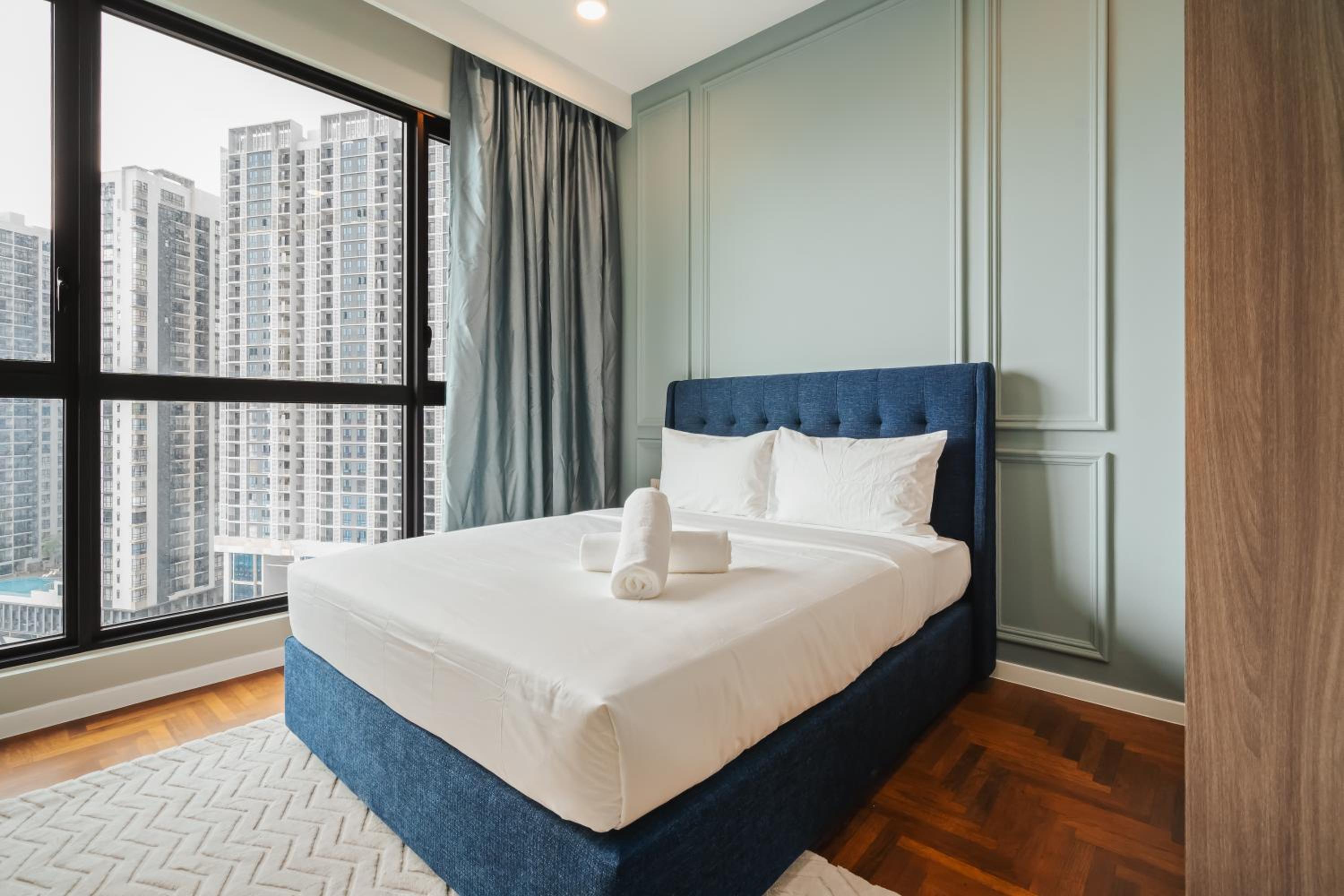 Designer 3BR Apartment 10mins to Midvalley